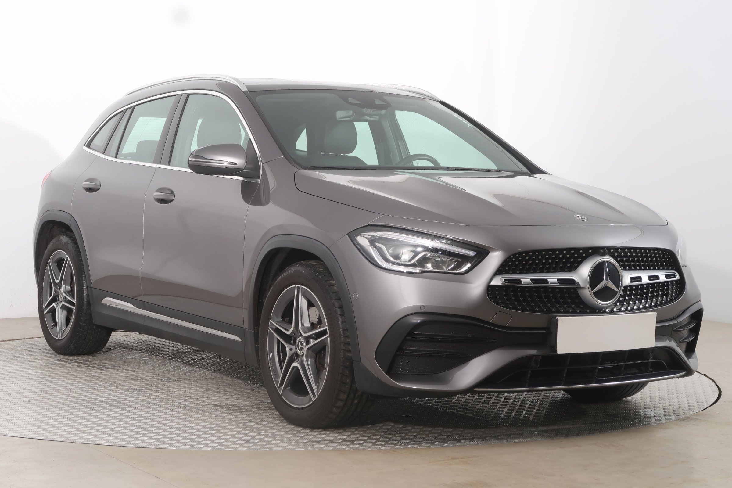 Mercedes-Benz GLA 200 SUV 2020 - 1