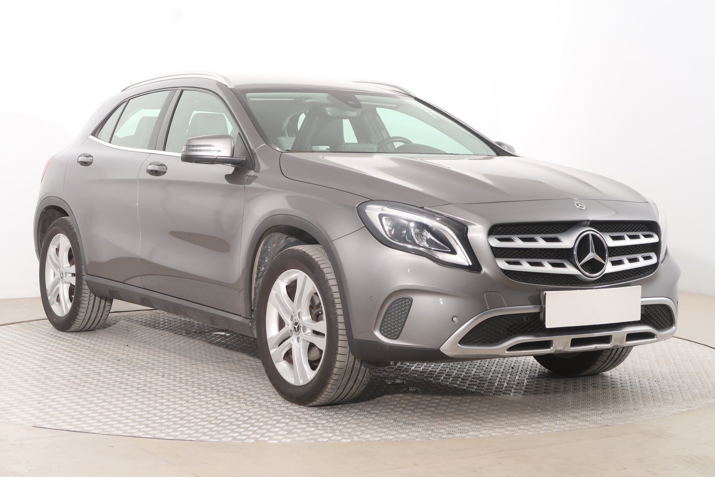 Mercedes-Benz GLA 200 SUV 2017 - 1