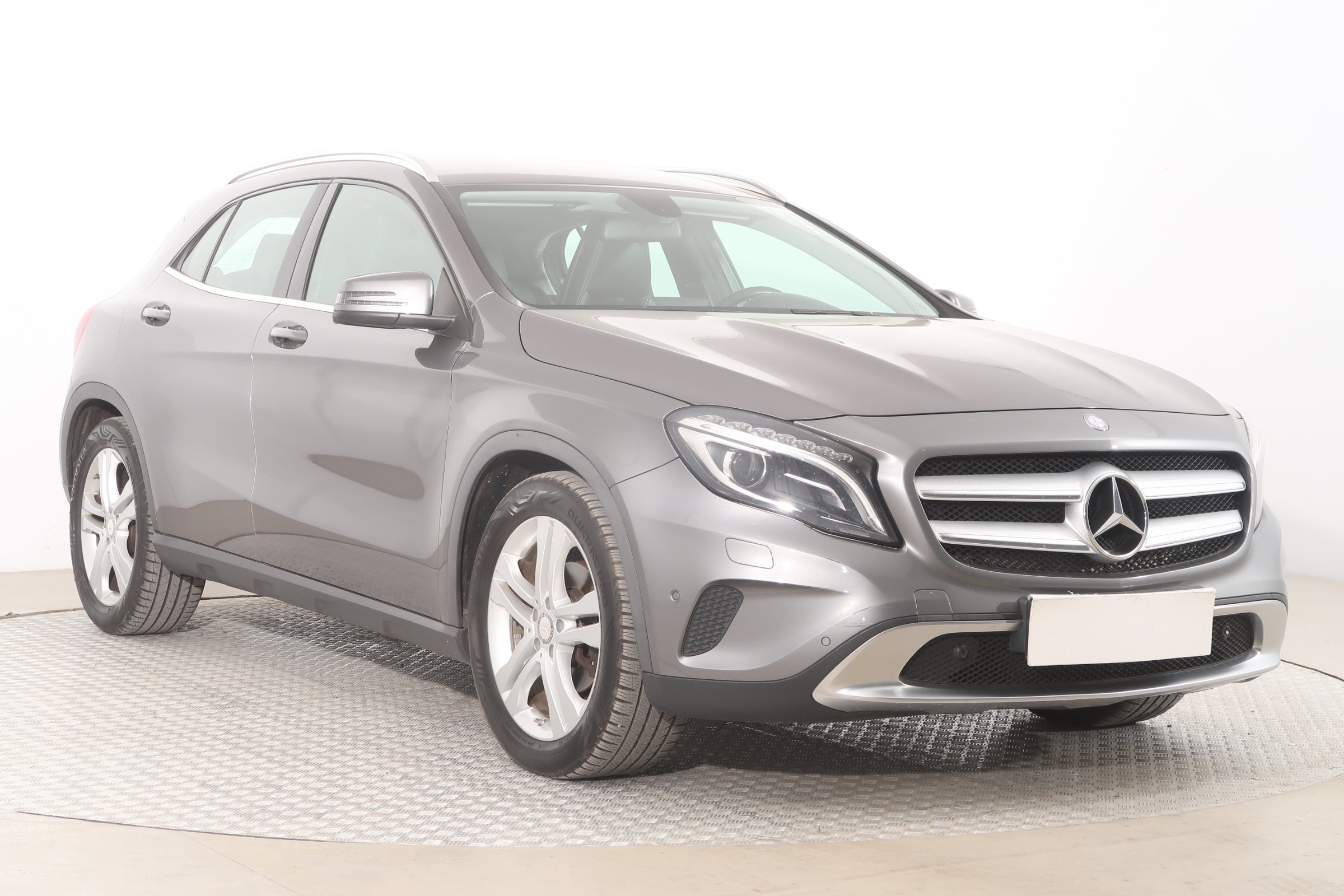 Mercedes-Benz GLA 200 SUV 2015 - 1