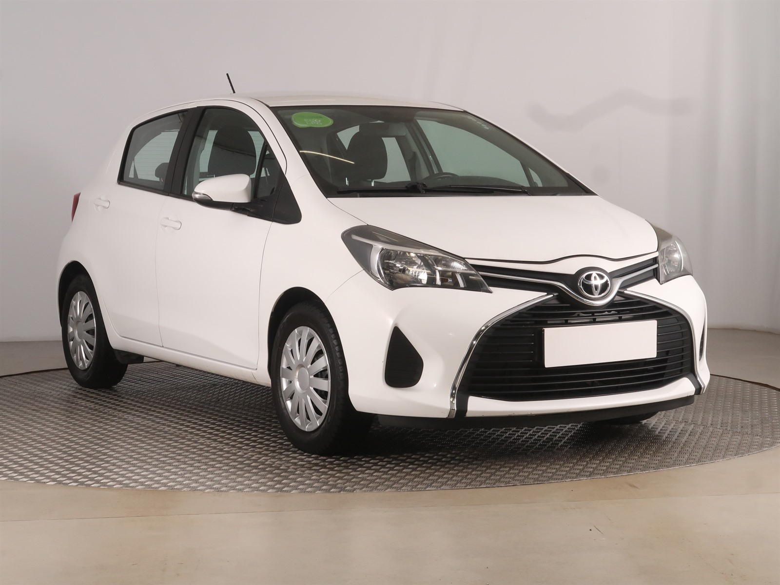 Toyota Yaris 1.0 VVT-i Hatchback 2016 - 1