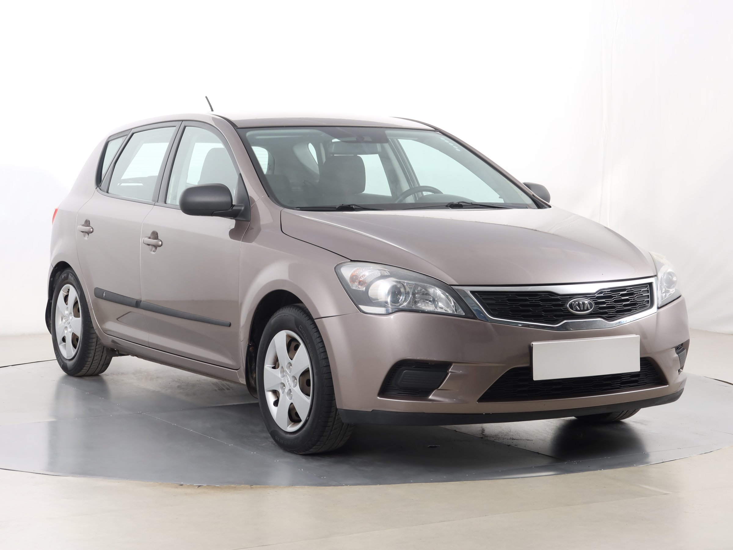 Kia Ceed 1.4 CVVT Hatchback 2009 - 1