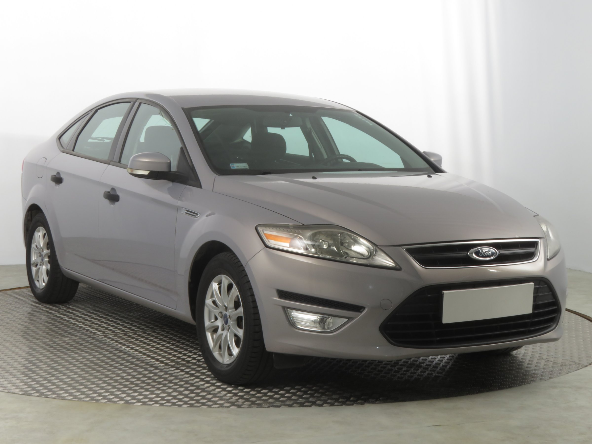 Ford Mondeo 2.0 Duratec HE Hatchback 2011 - 1