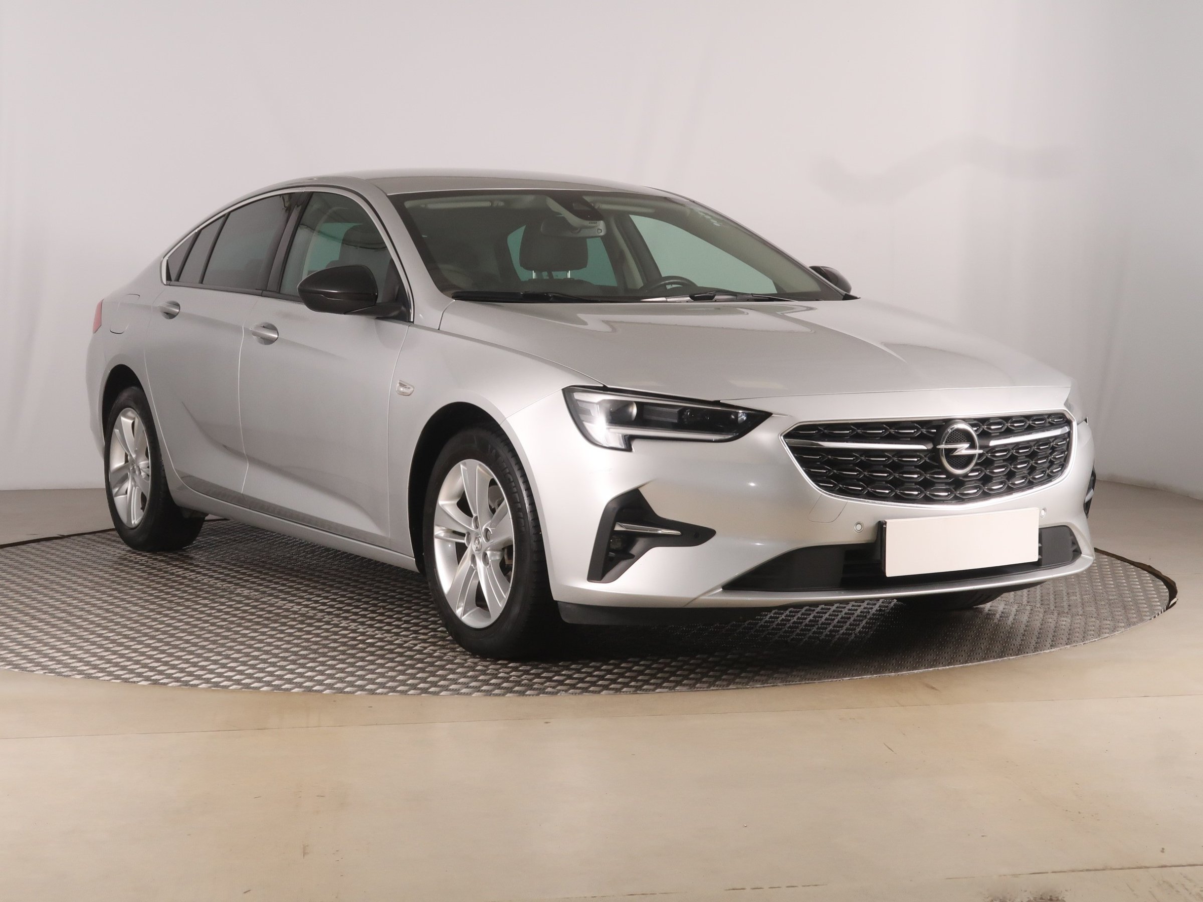 Opel Insignia 1.5 CDTI Hatchback 2020 - 1