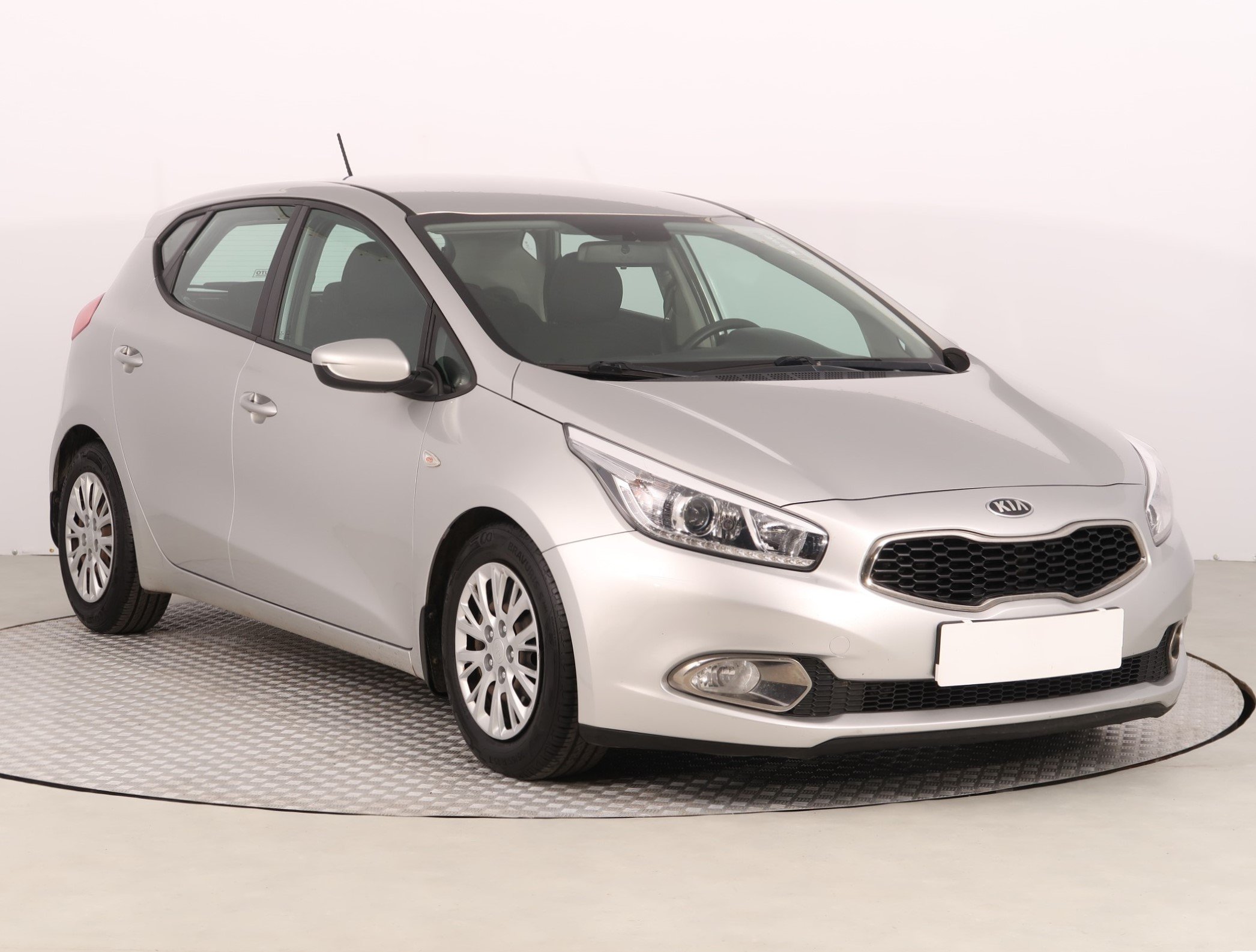 Kia Ceed 1.6 CRDi Hatchback 2013 - 1