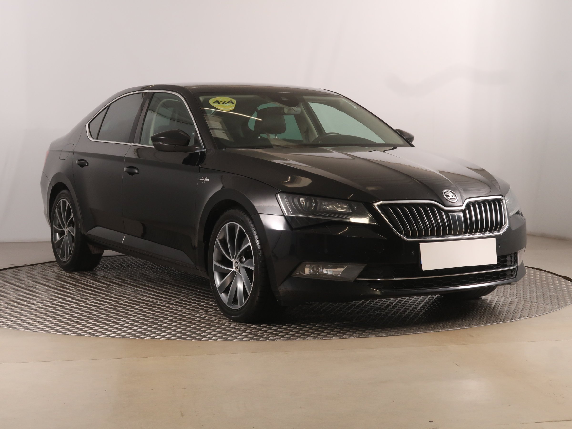 Skoda Superb 2.0 TDI 4x4 Hatchback 2015 - 1