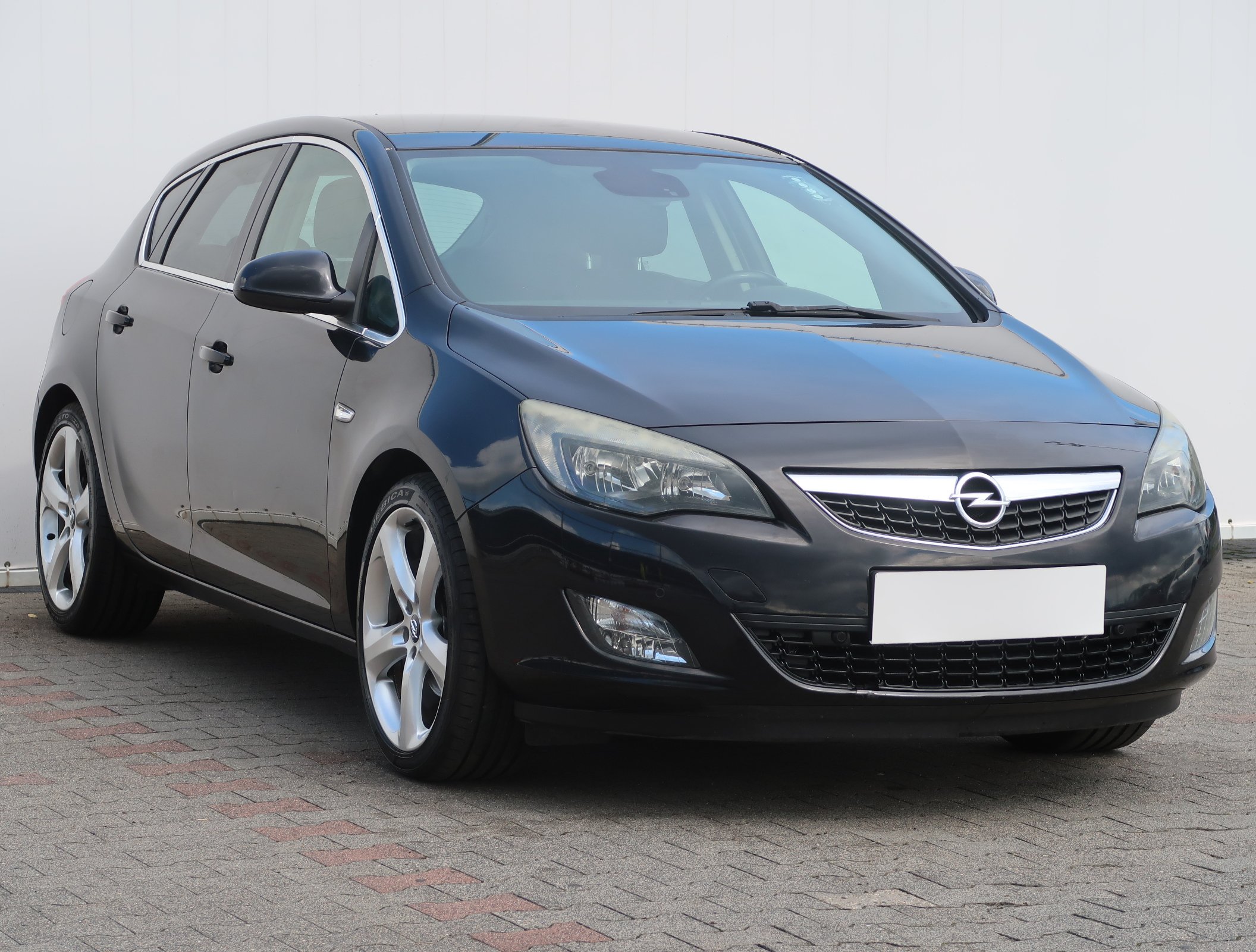 Opel Astra 1.6 Turbo ecoFLEX Hatchback 2010 - 1