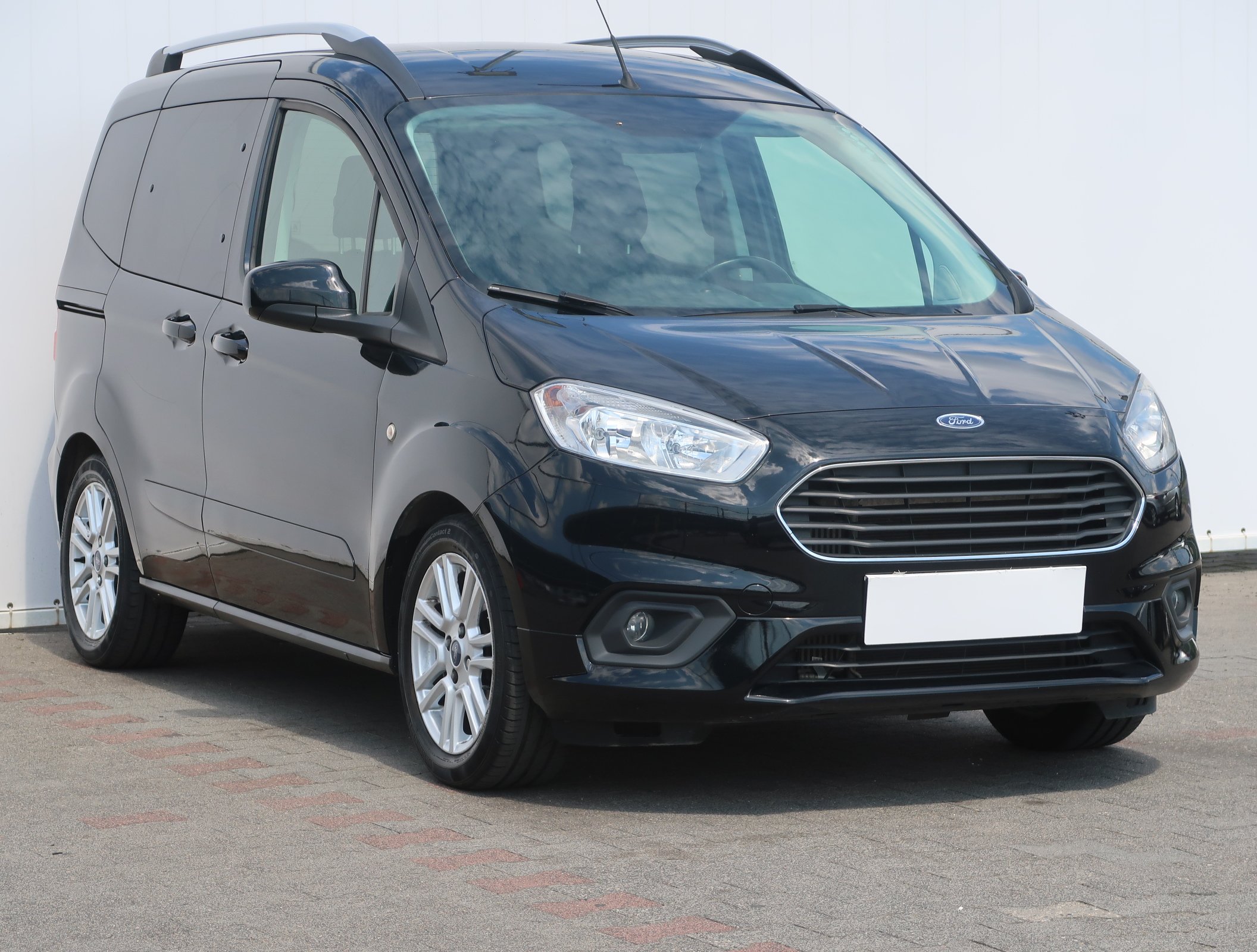 Ford Tourneo Courier 1.0 EcoBoost MVP 2018 - 1