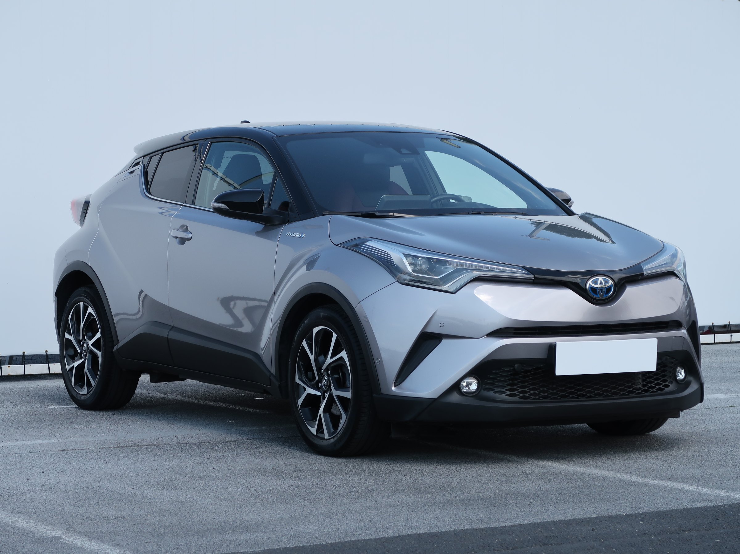 Toyota C-HR 1.8 VVT-i Hybrid SUV 2018 - 1