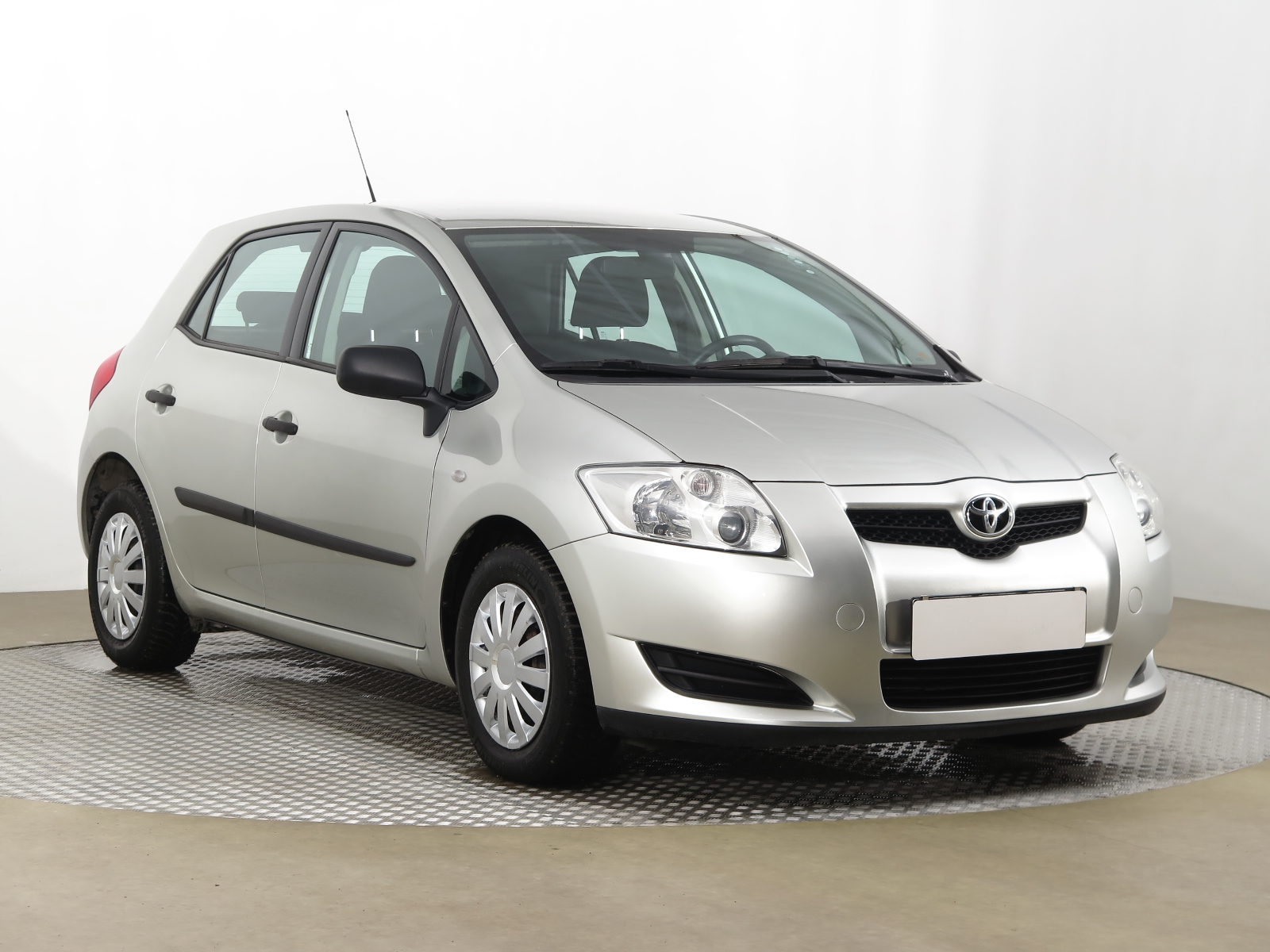 Toyota Auris 1.33 Dual VVT-i Hatchback 2010 - 1