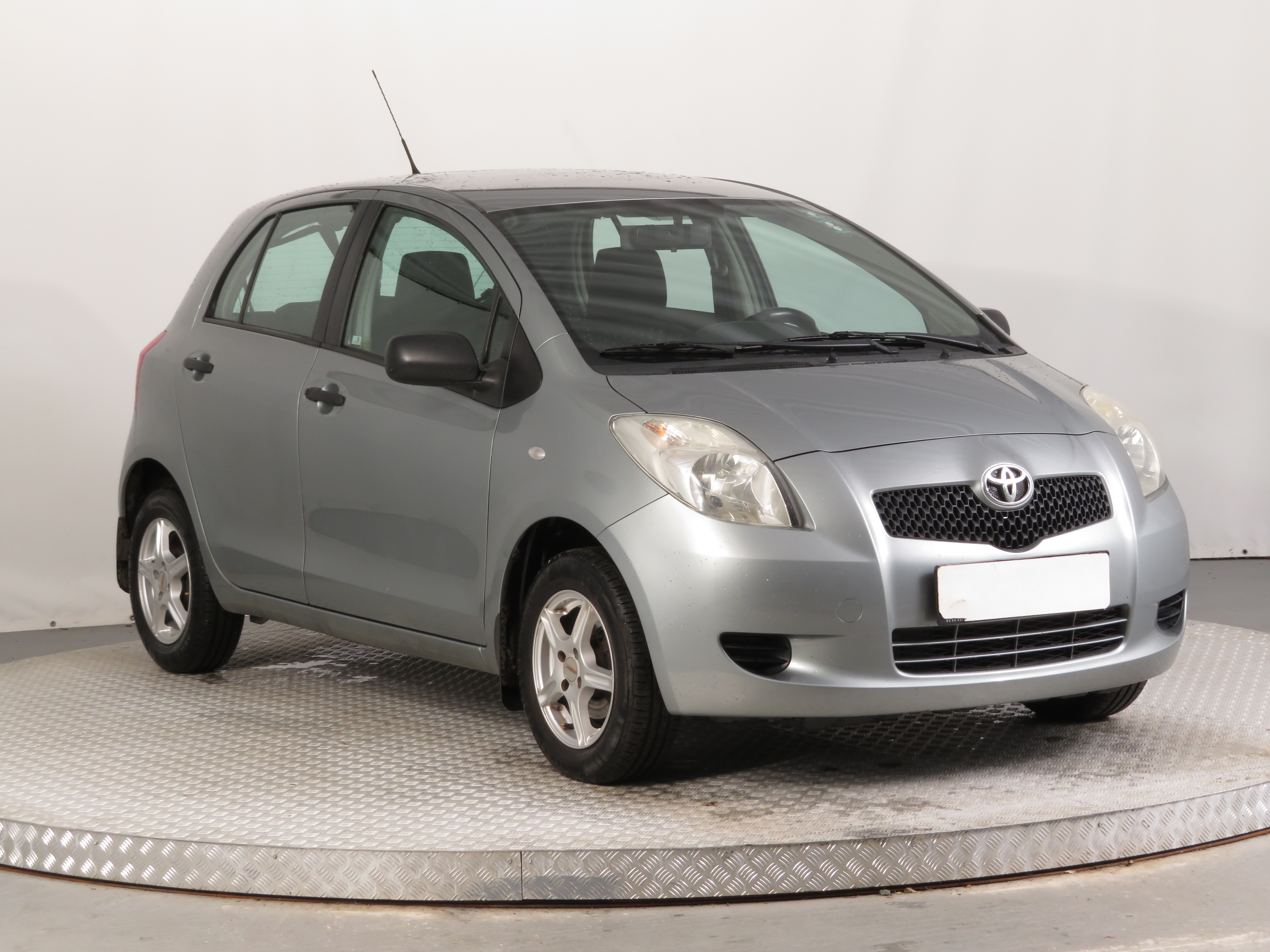 Toyota Yaris 1.0 VVT-i Hatchback 2007 - 1