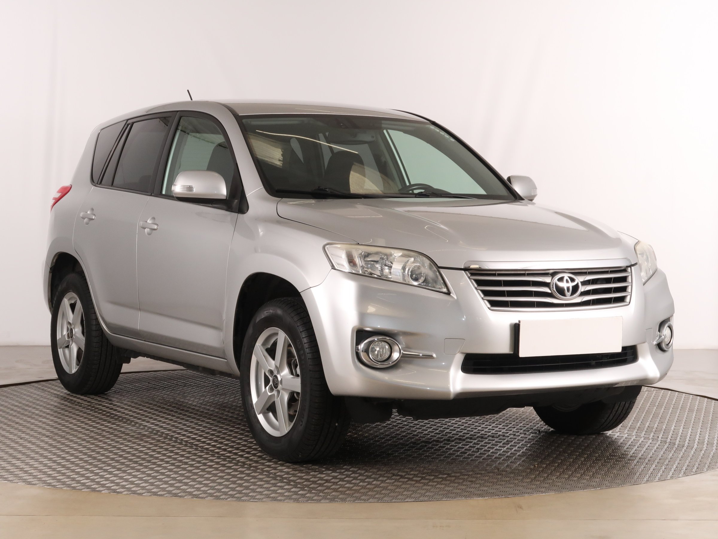 Toyota RAV4 2.0 VVT-i SUV 2011 - 1