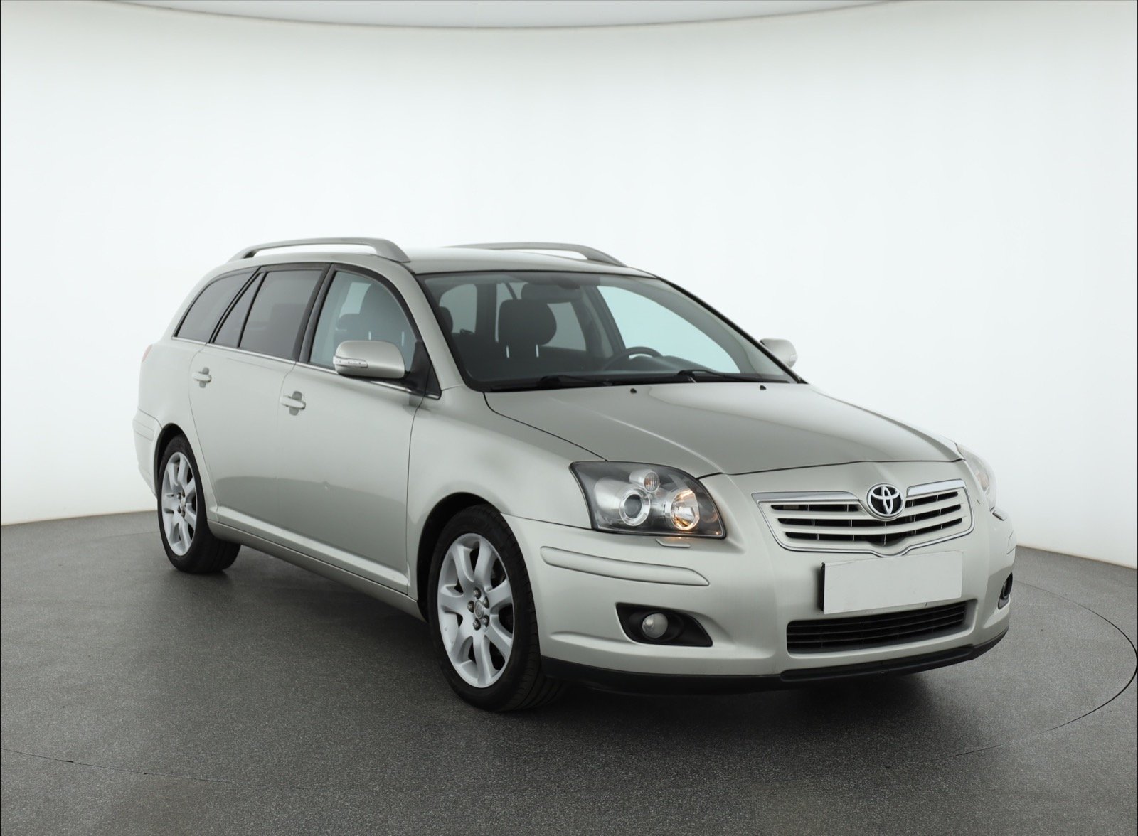 Toyota Avensis 2.0 VVT-i Wagon 2006 - 1