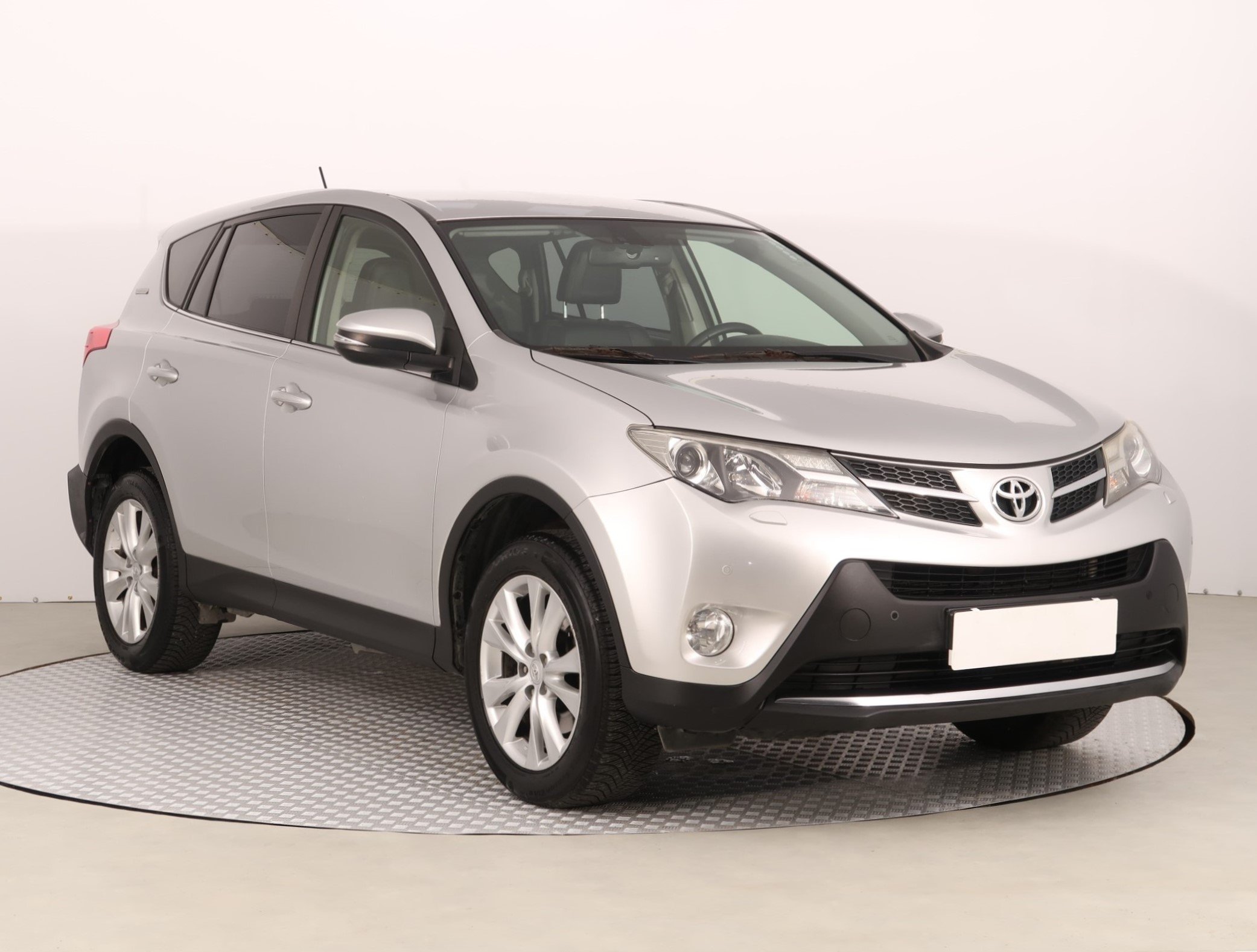 Toyota RAV4 2.0 D-4D AWD SUV 2014 - 1