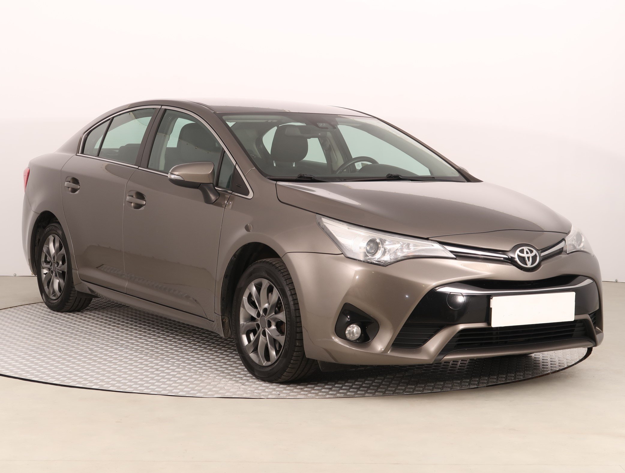 Toyota Avensis 1.6 Valvematic Sedan 2016 - 1