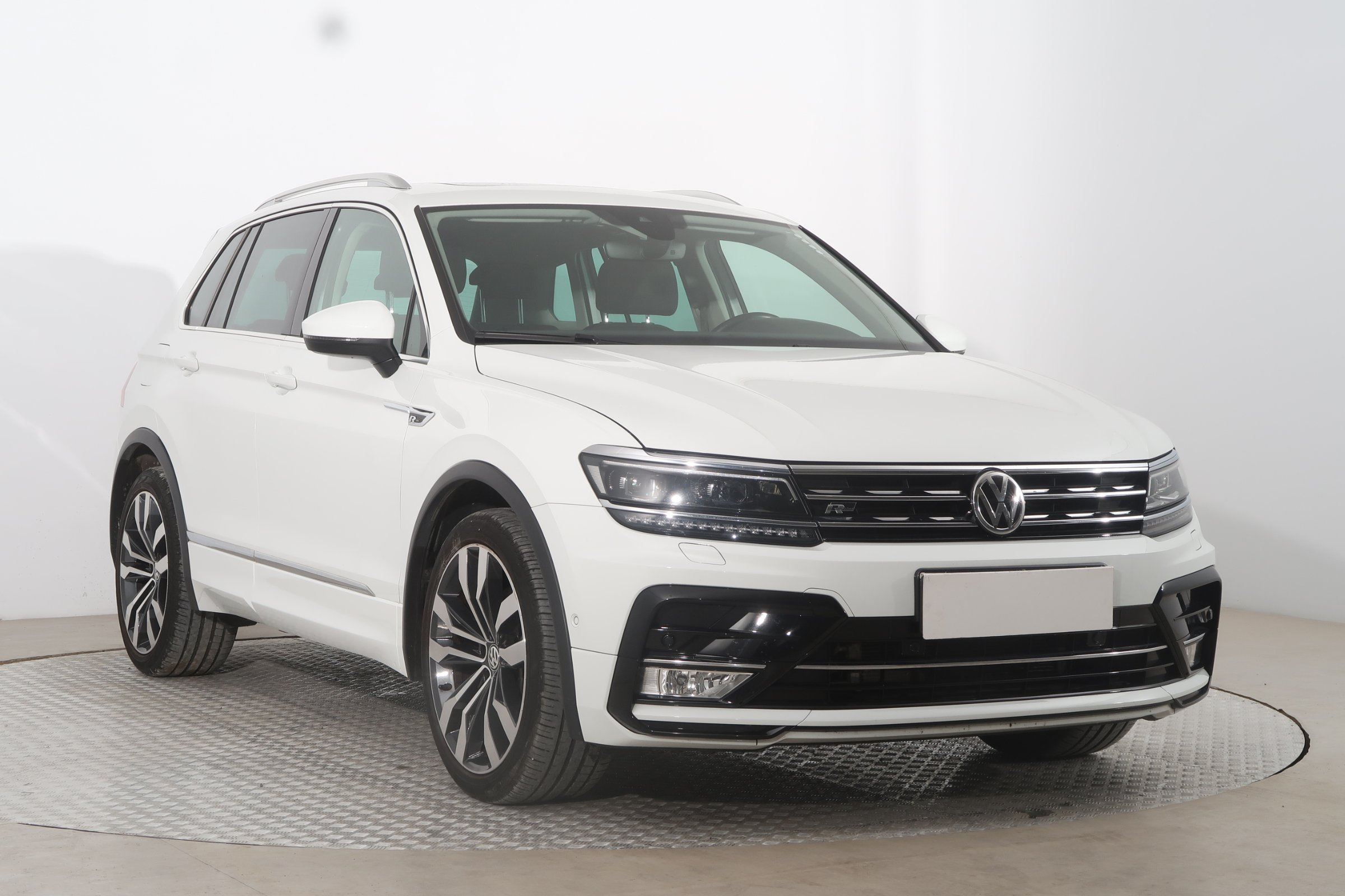 Volkswagen Tiguan R-Line 2.0 TSI 4Motion SUV 2016 - 1