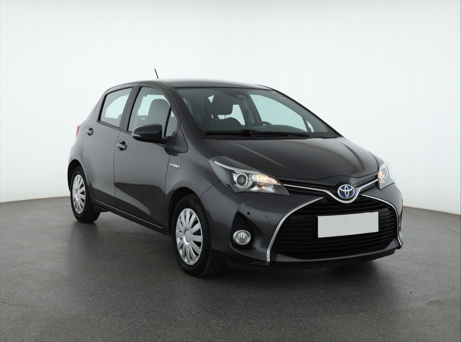 Toyota Yaris 1.5 VVT-i Hybrid Hatchback 2016 - 1