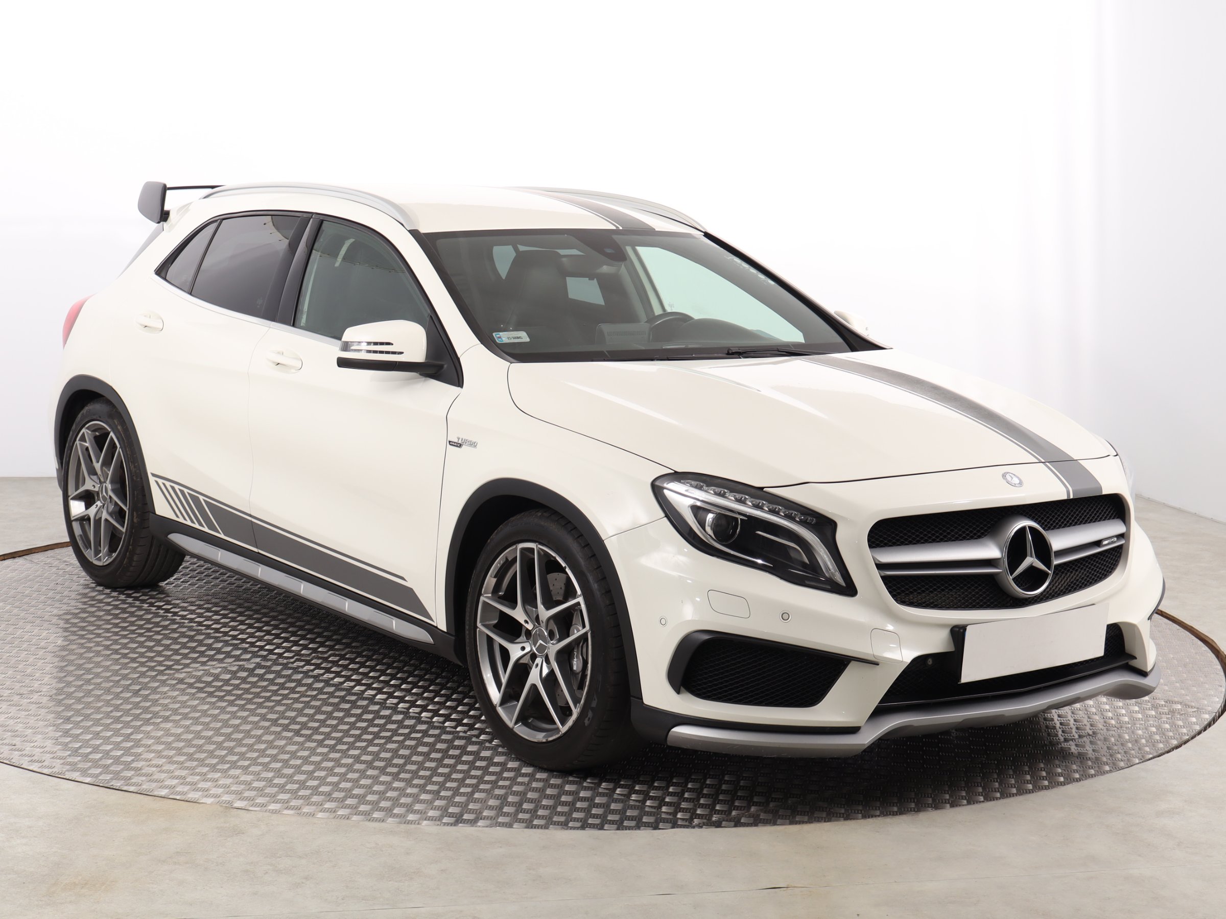 Mercedes-Benz GLA 45 AMG 4Matic+ SUV 2016 - 1