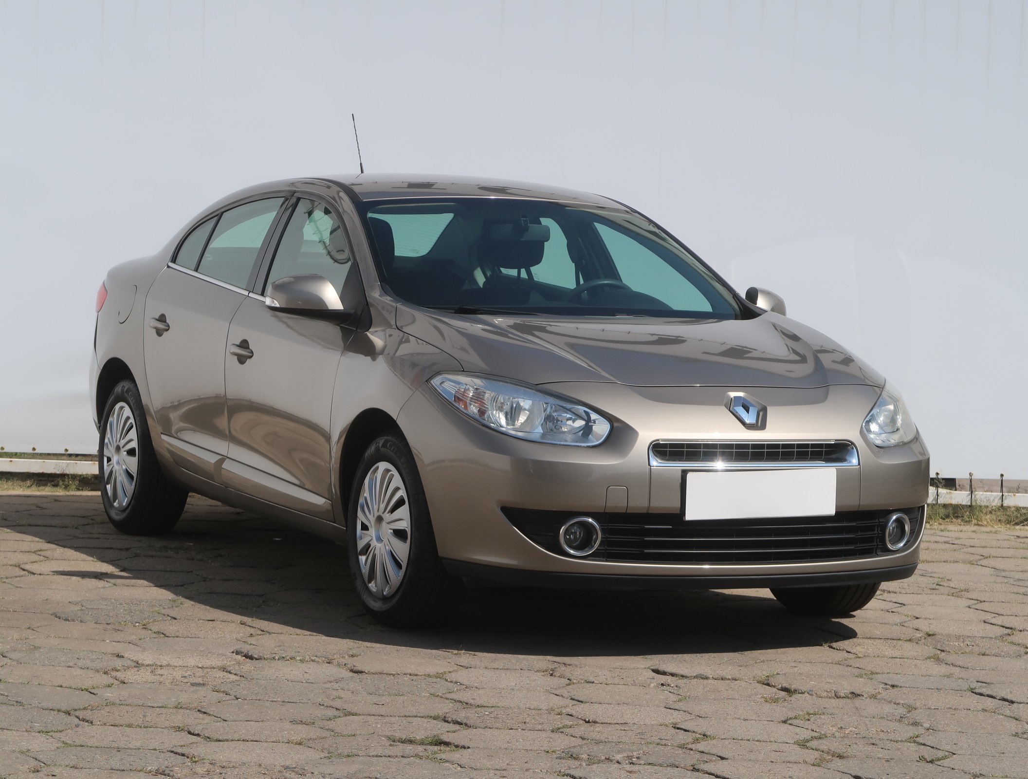 Renault Fluence 1.6 MPI Sedan 2012 - 1