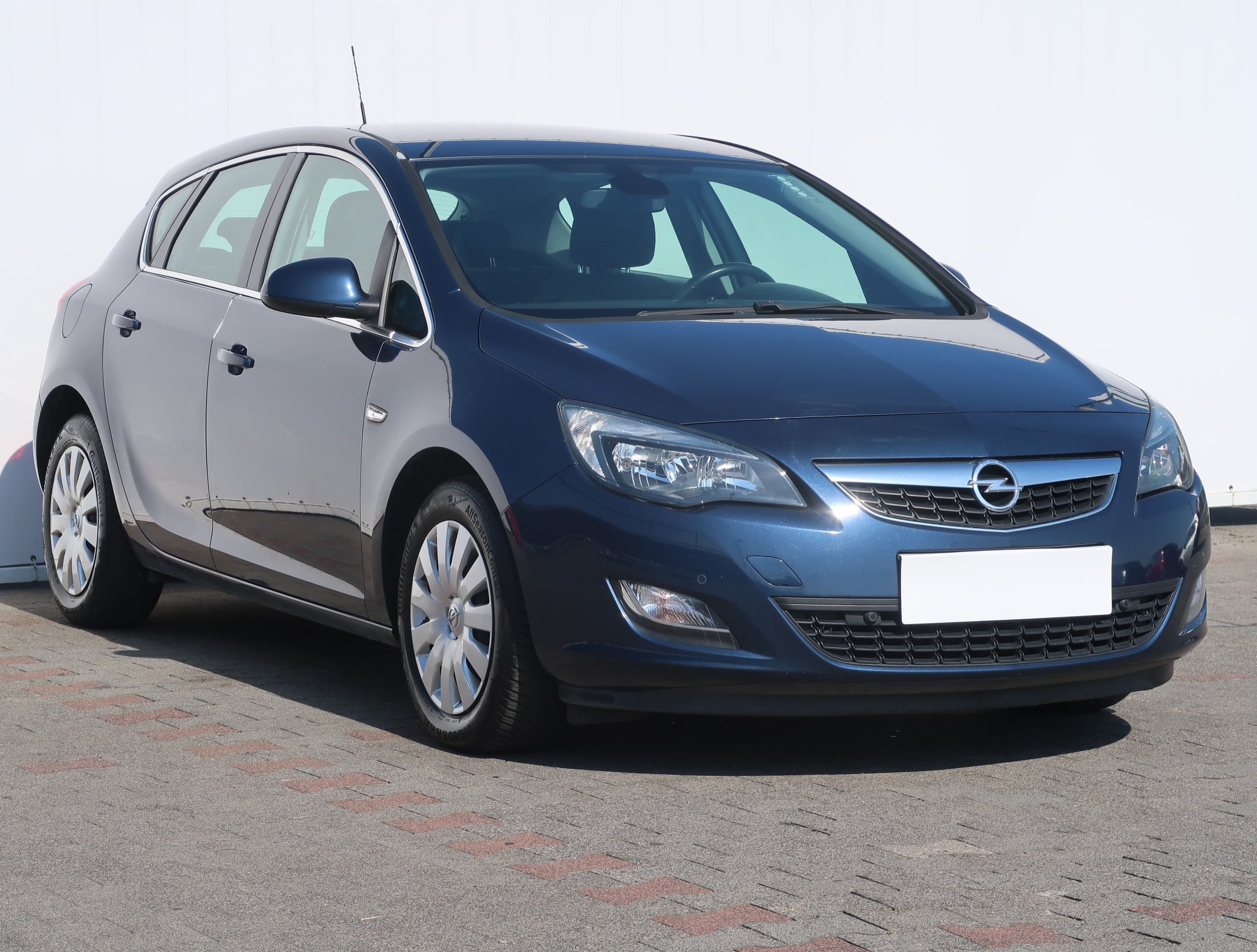 Opel Astra 1.6 Ecotec Hatchback 2010 - 1