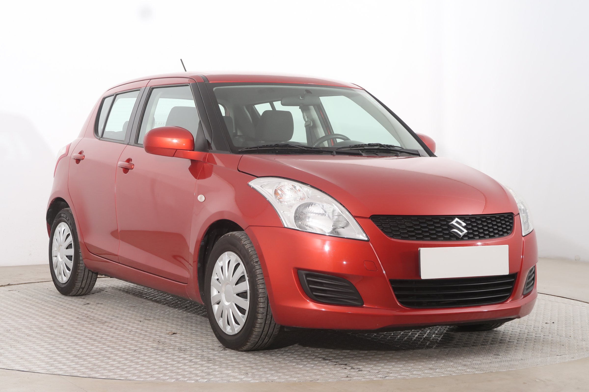 Suzuki Swift 1.3 VVT Hatchback 2012 - 1