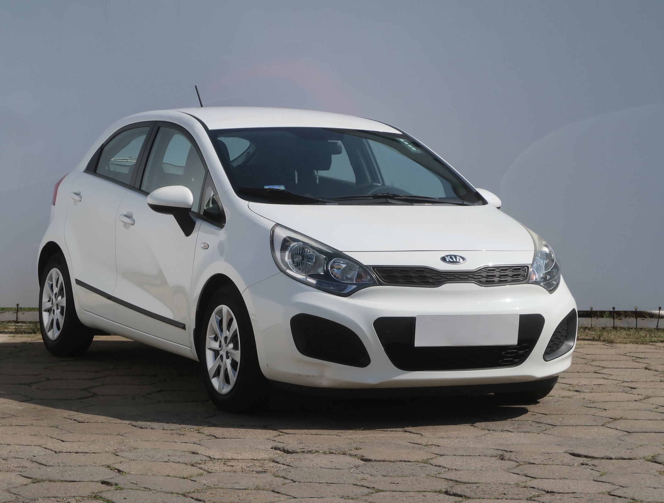 Kia Rio 1.25 CVVT Hatchback 2013 - 1