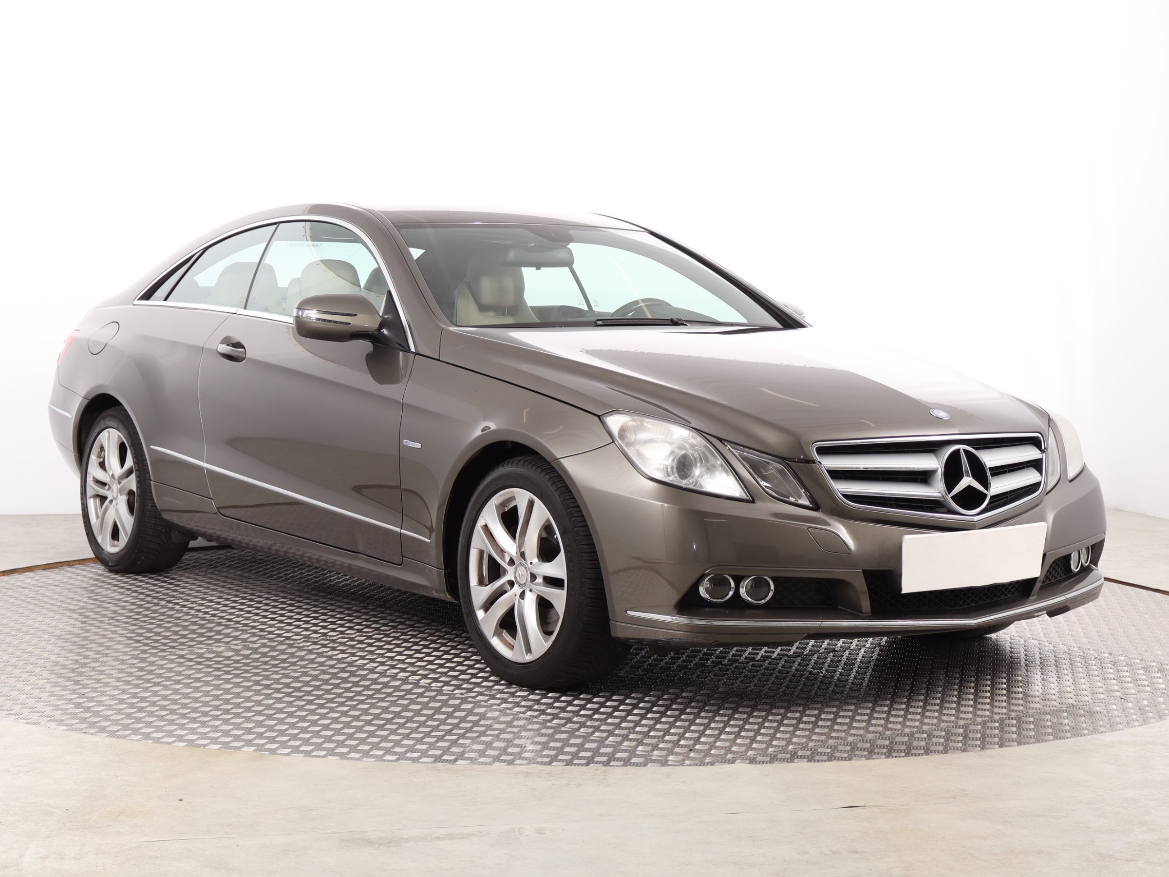 Mercedes-Benz E 250 CDI Coupe 2009 - 1