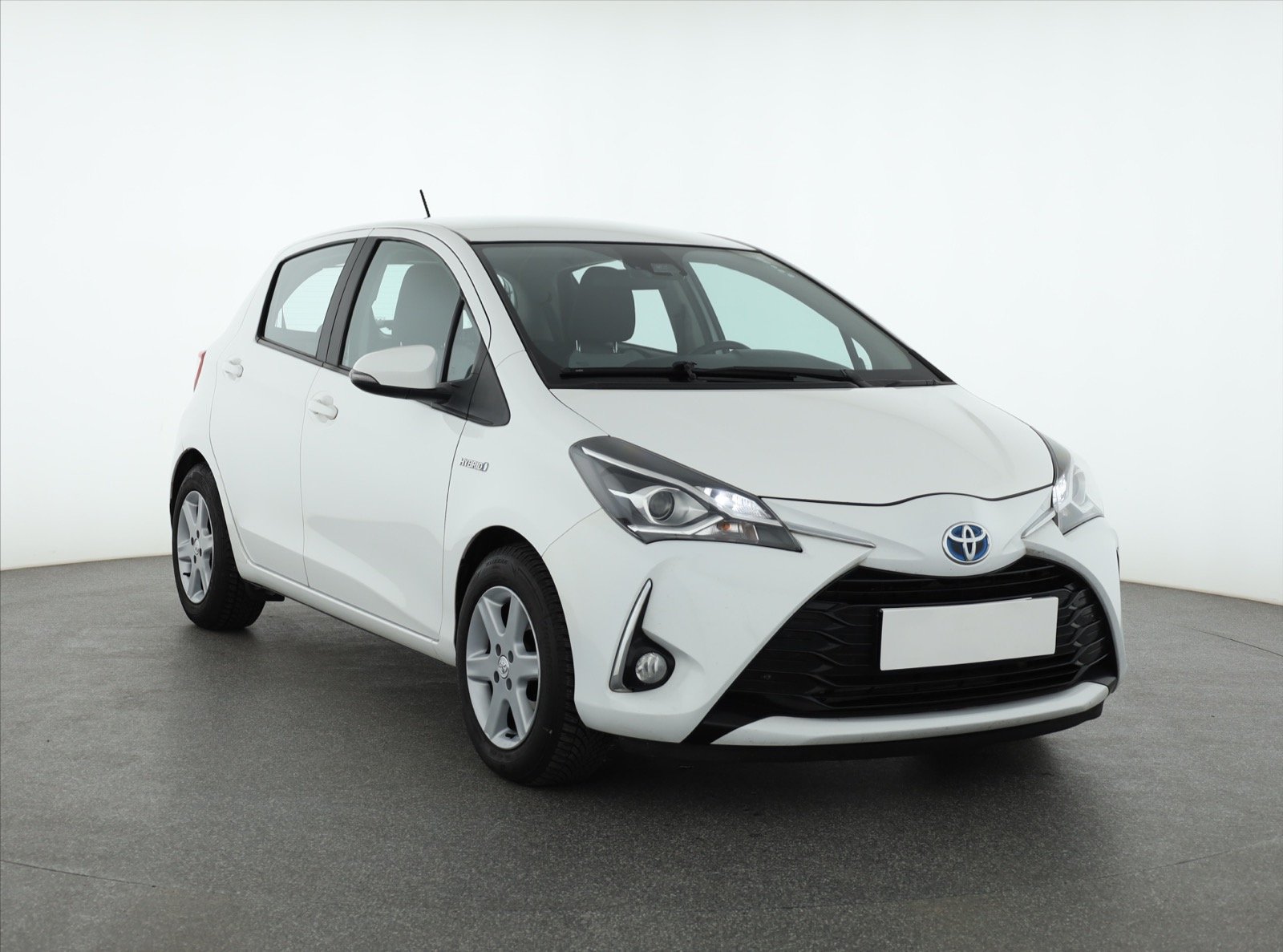 Toyota Yaris 1.5 VVT-i Hybrid Hatchback 2017 - 1