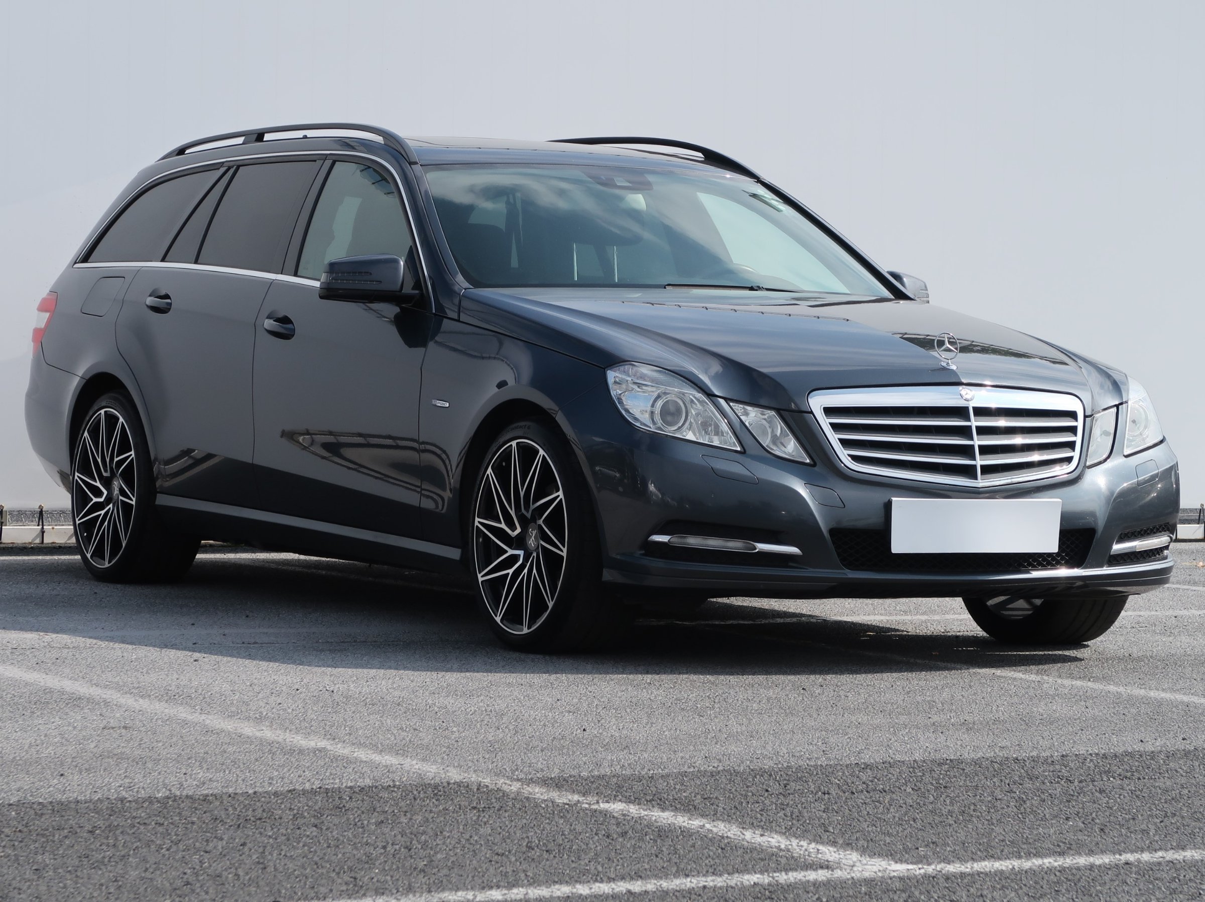 Mercedes-Benz E 200 BlueEfficiency Wagon 2012 - 1