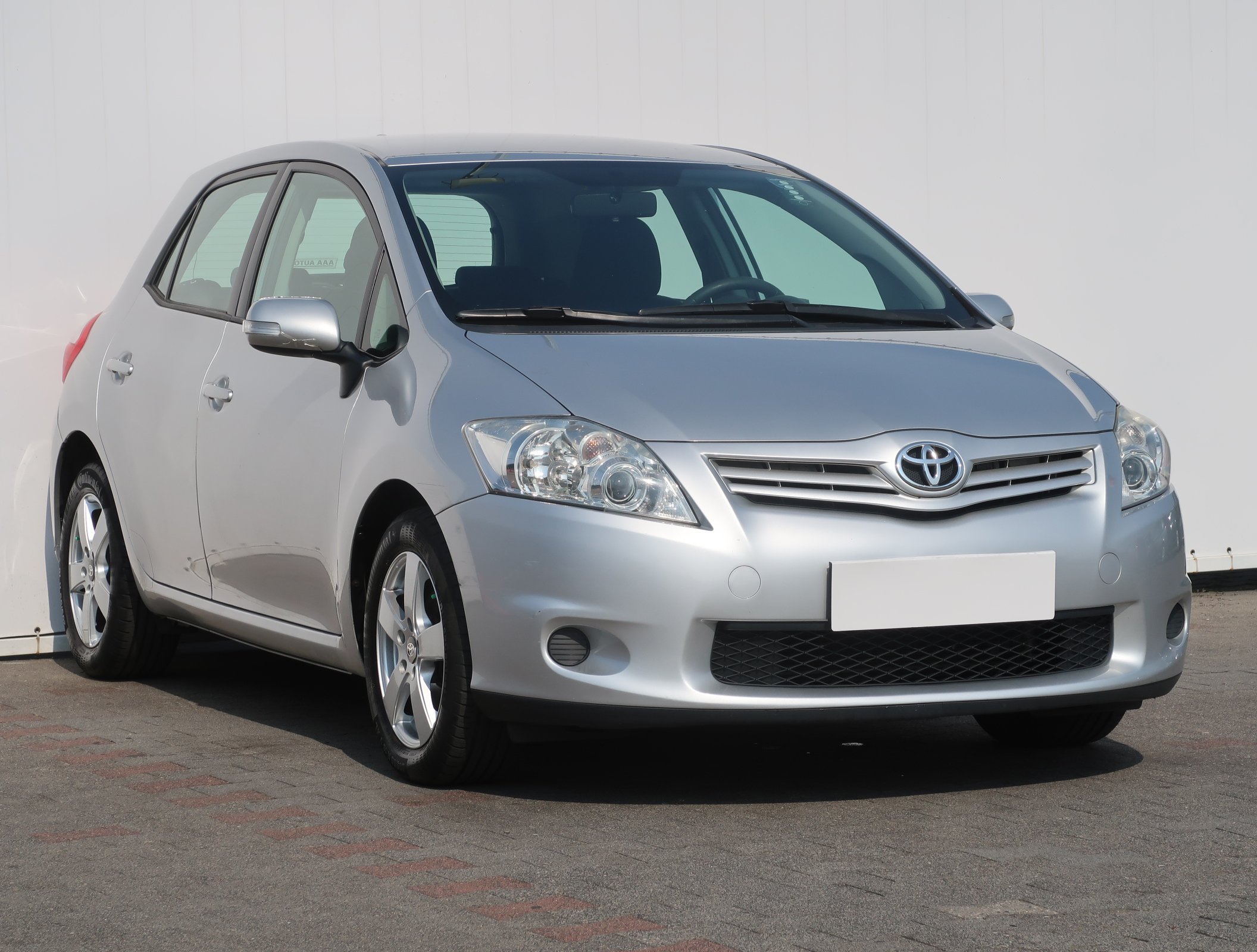 Toyota Auris 1.6 Valvematic Hatchback 2012 - 1