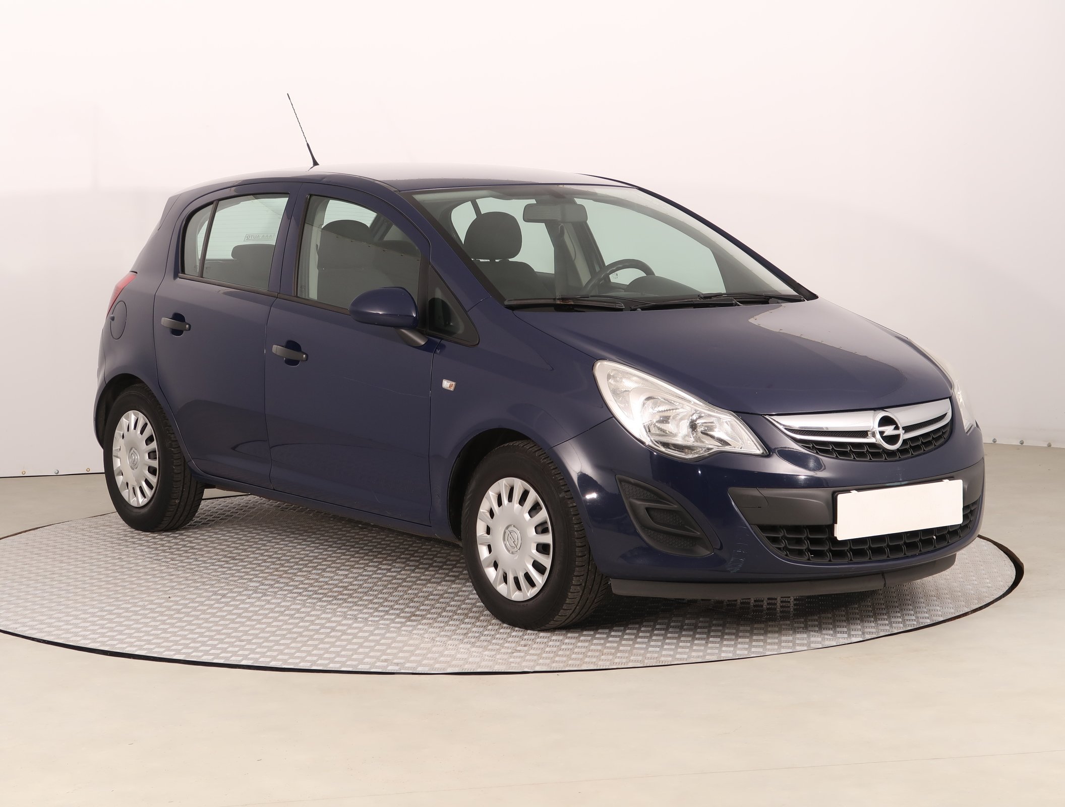 Opel Corsa 1.2 Ecotec Hatchback 2011 - 1