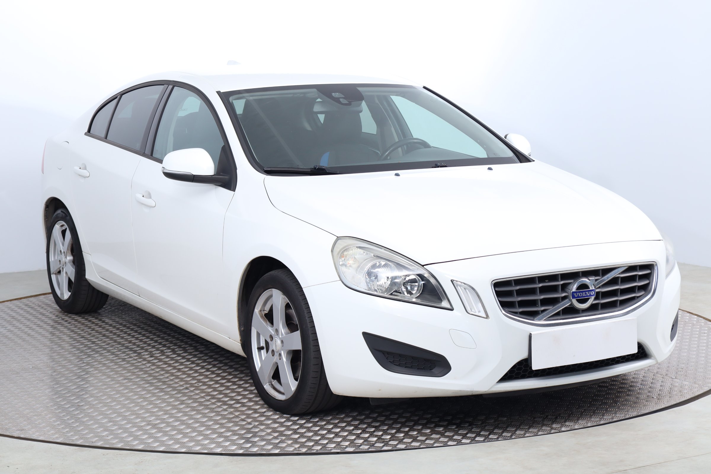 Volvo S60 2.0 D3 Sedan 2010 - 1