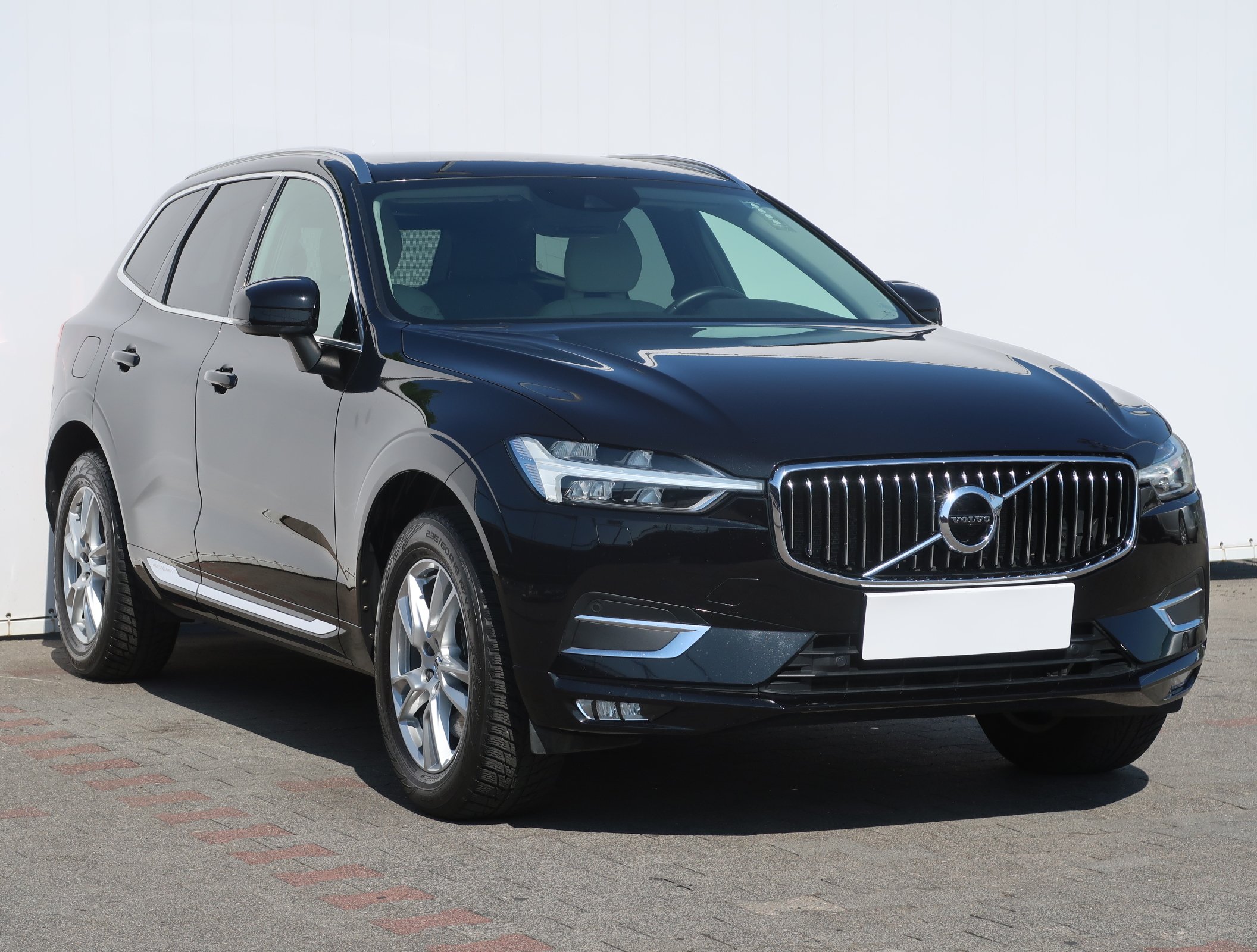 Volvo XC60 2.0 T5 AWD SUV 2018 - 1