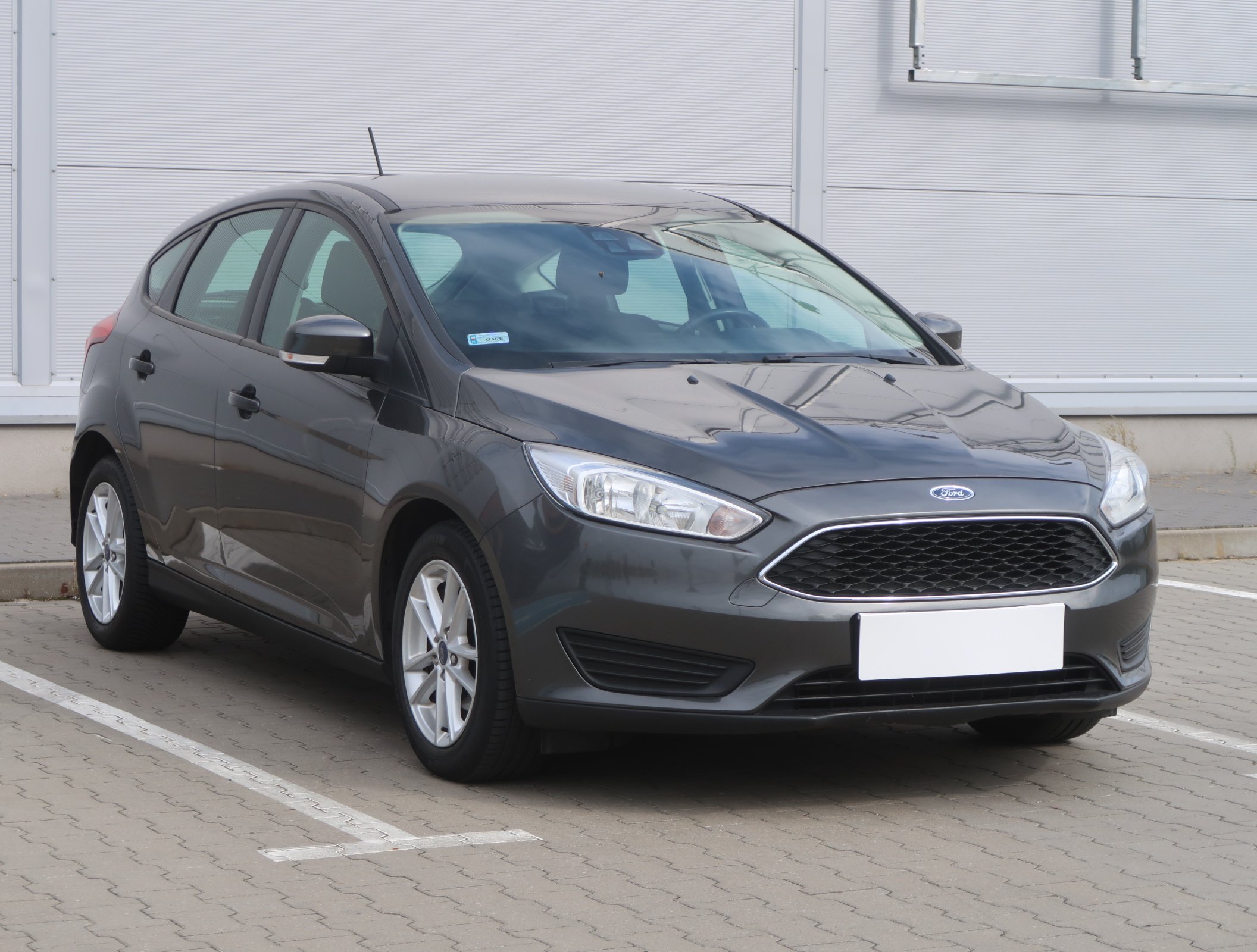 Ford Focus 1.6 Duratec Ti-VCT Hatchback 2017 - 1