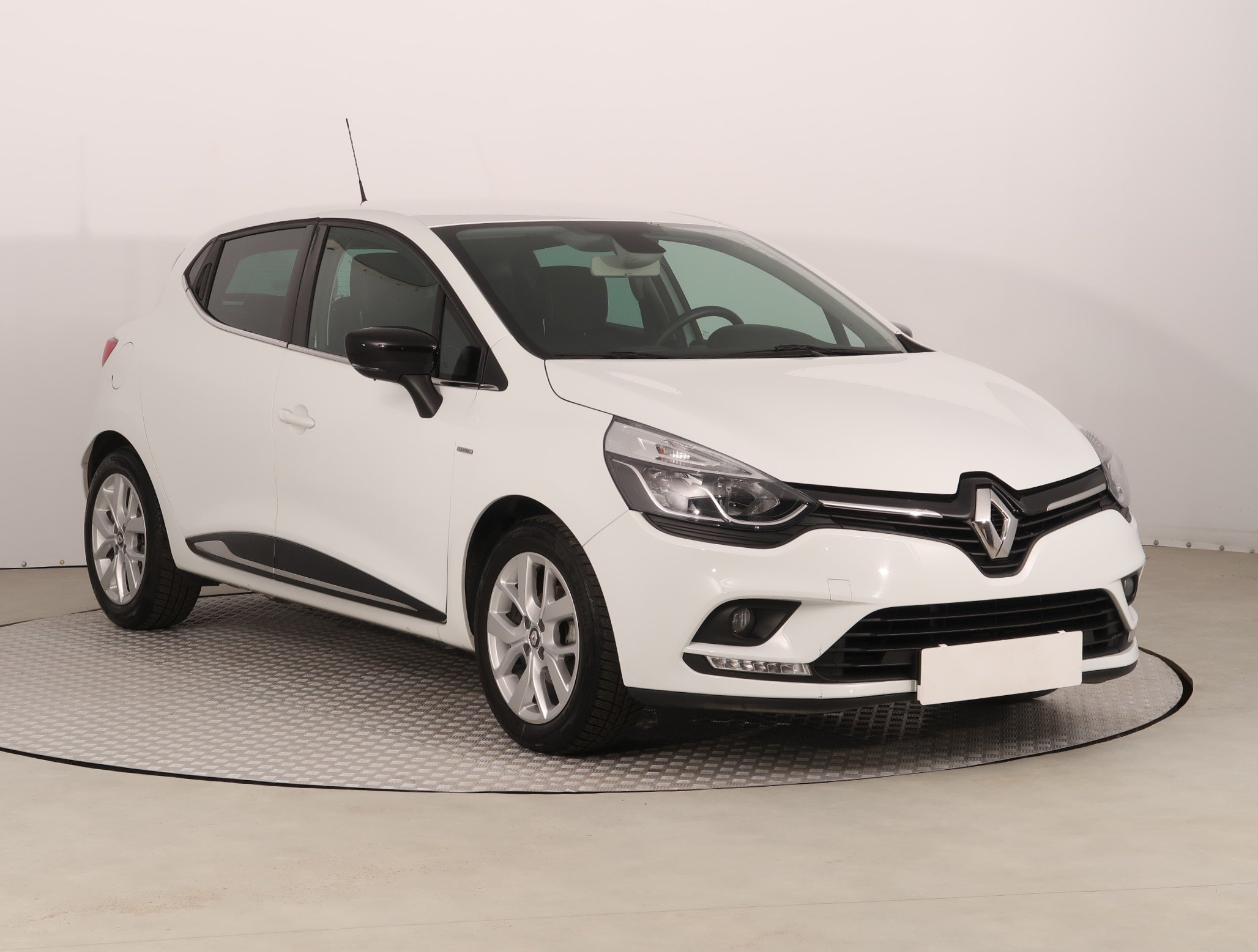 Renault Clio 0.9 TCe Hatchback 2018 - 1