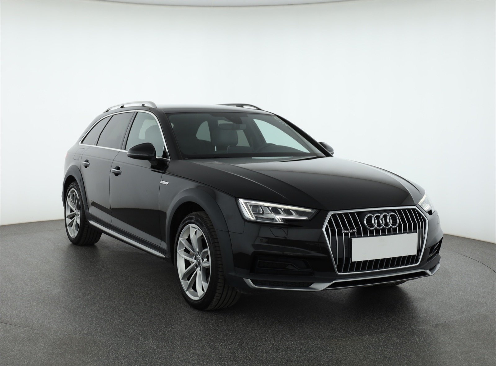 Audi A4 Allroad 2.0 TDI quattro Kombi 2016 - 1