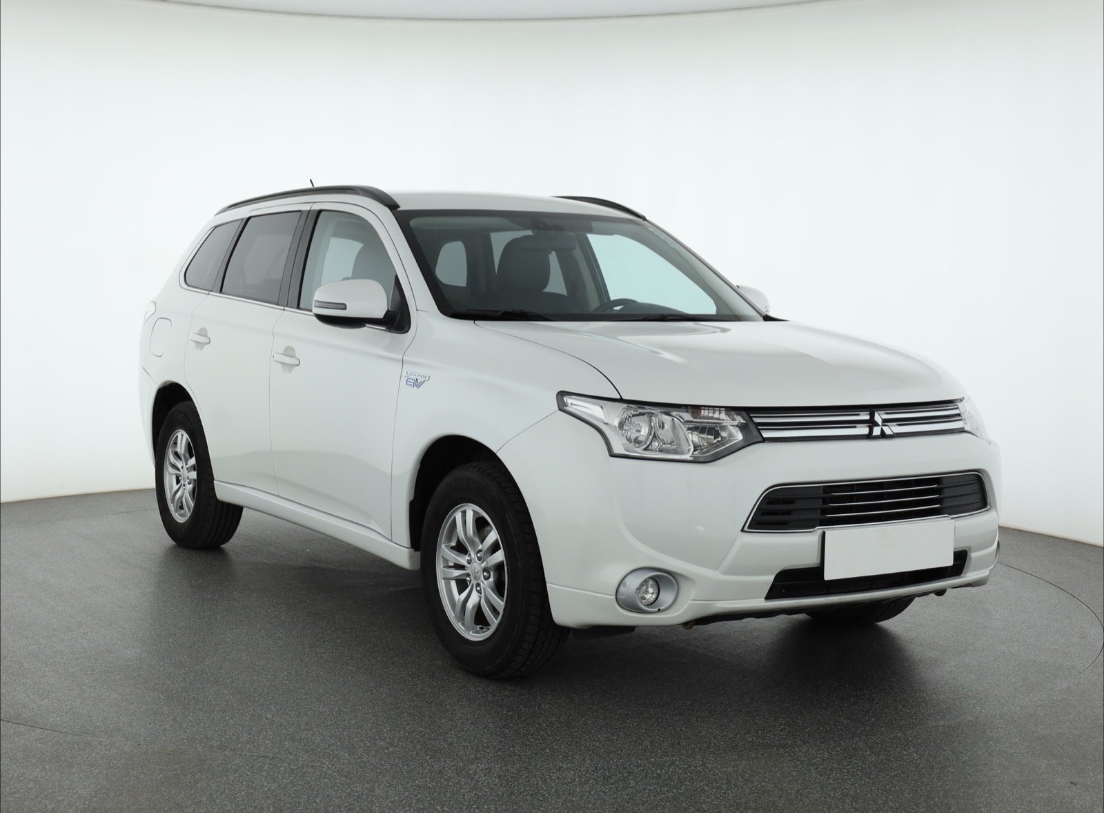 Mitsubishi Outlander 2.0 MIVEC PHEV 4WD SUV 2014 - 1