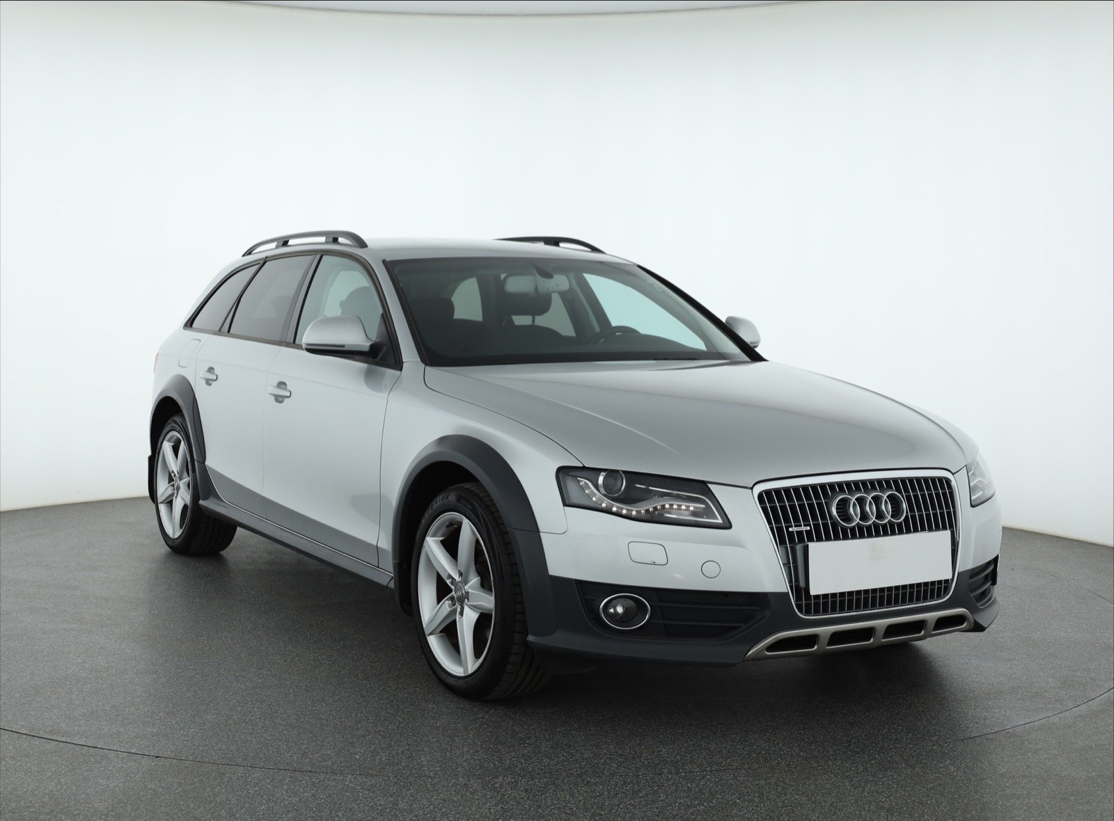 Audi A4 Allroad 2.0 TDI quattro Kombi 2010 - 1