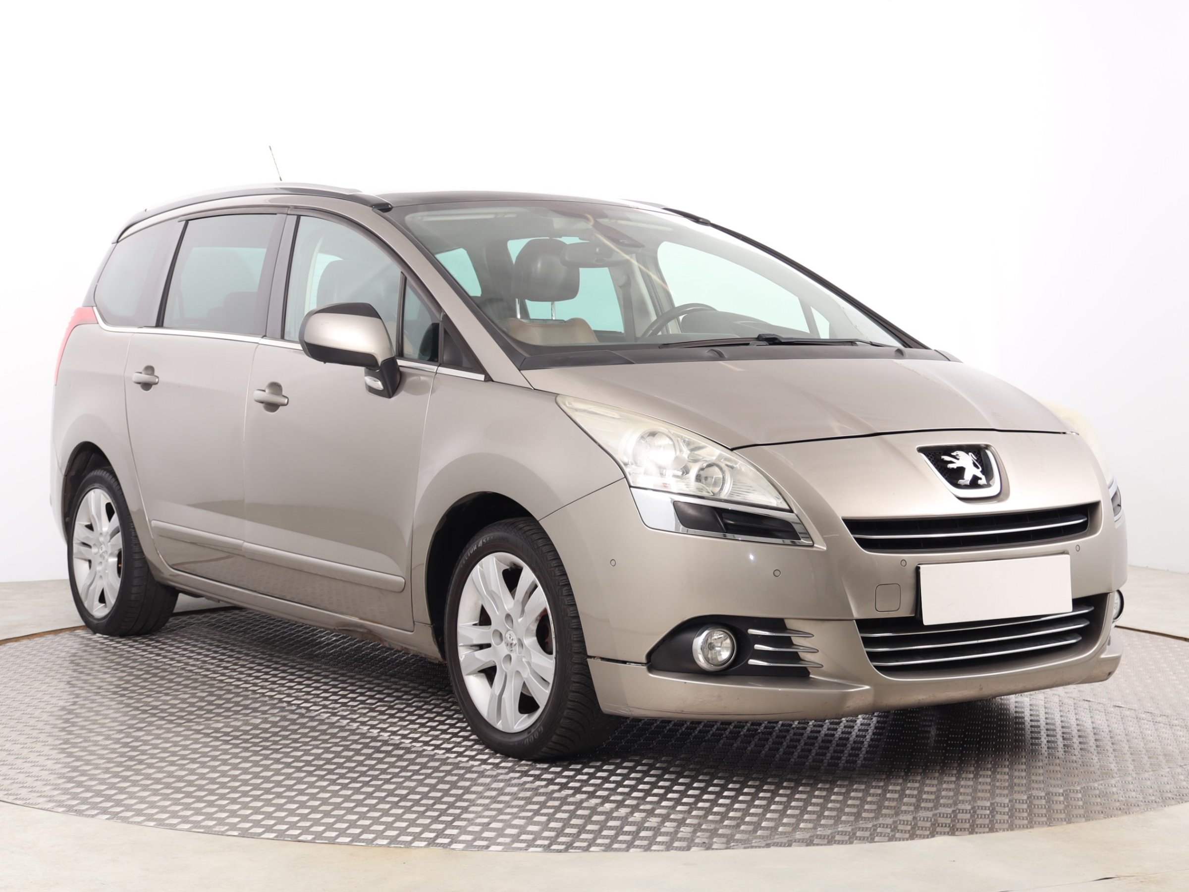 Peugeot 5008 1.6 THP SUV 2011 - 1