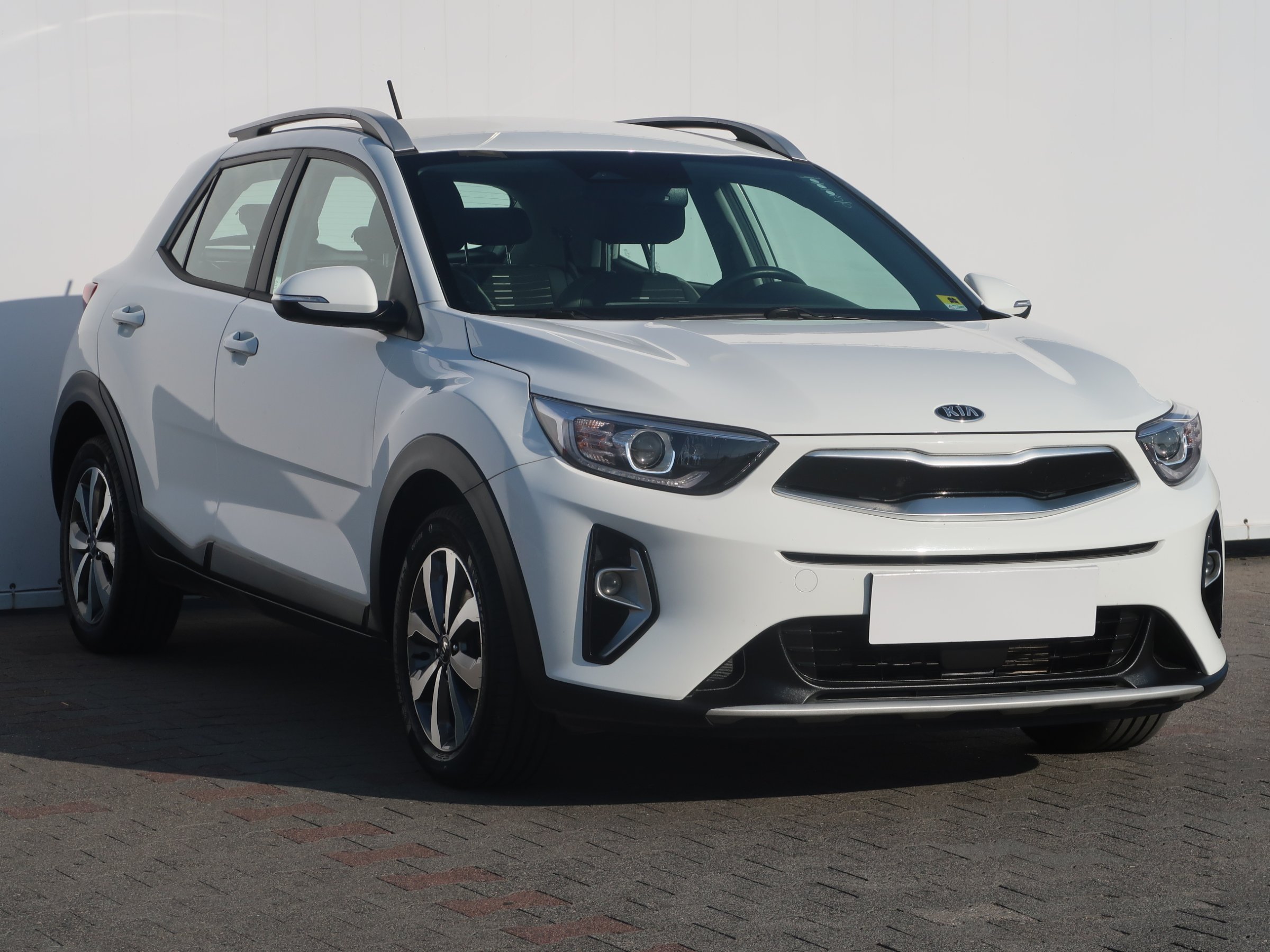 Kia Stonic 1.2 DPI SUV 2020 - 1