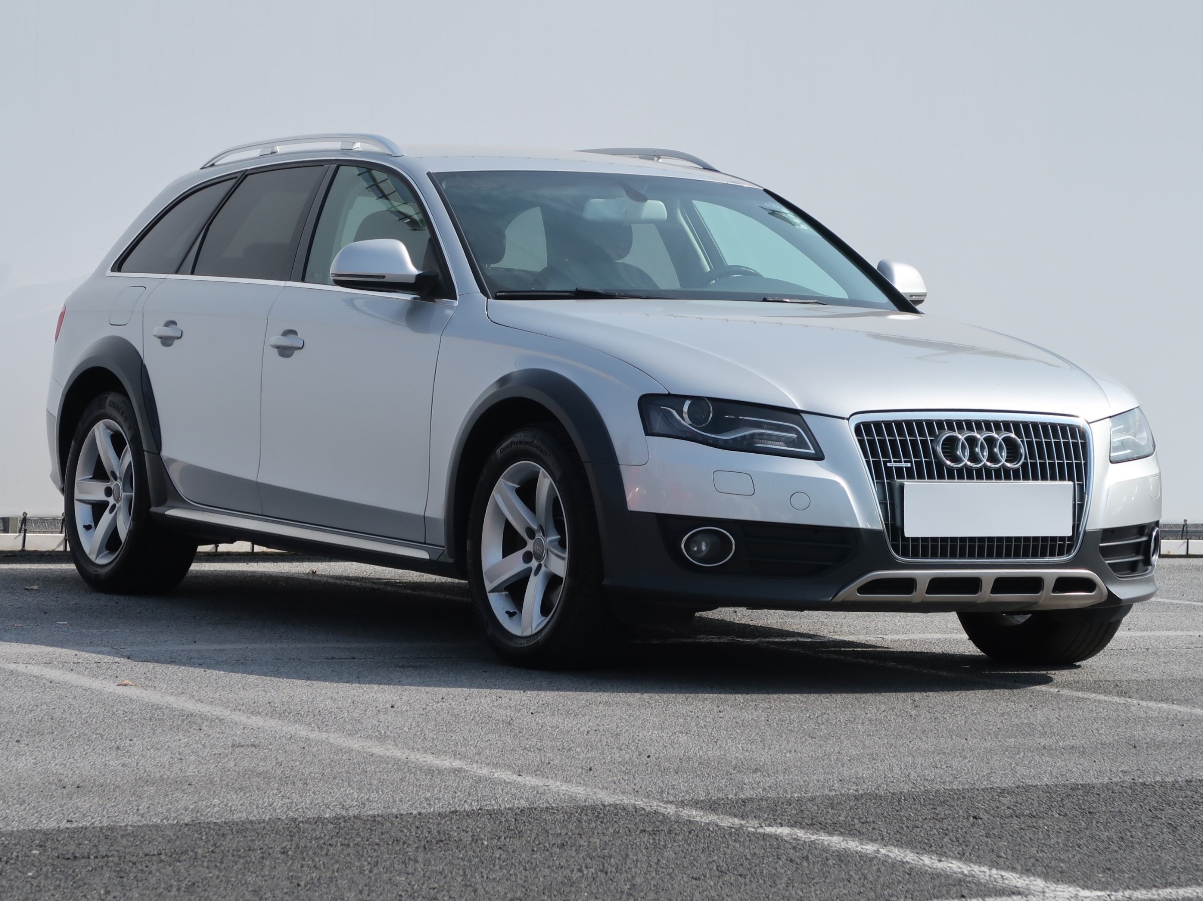 Audi A4 Allroad 2.0 TFSI quattro Wagon 2009 - 1