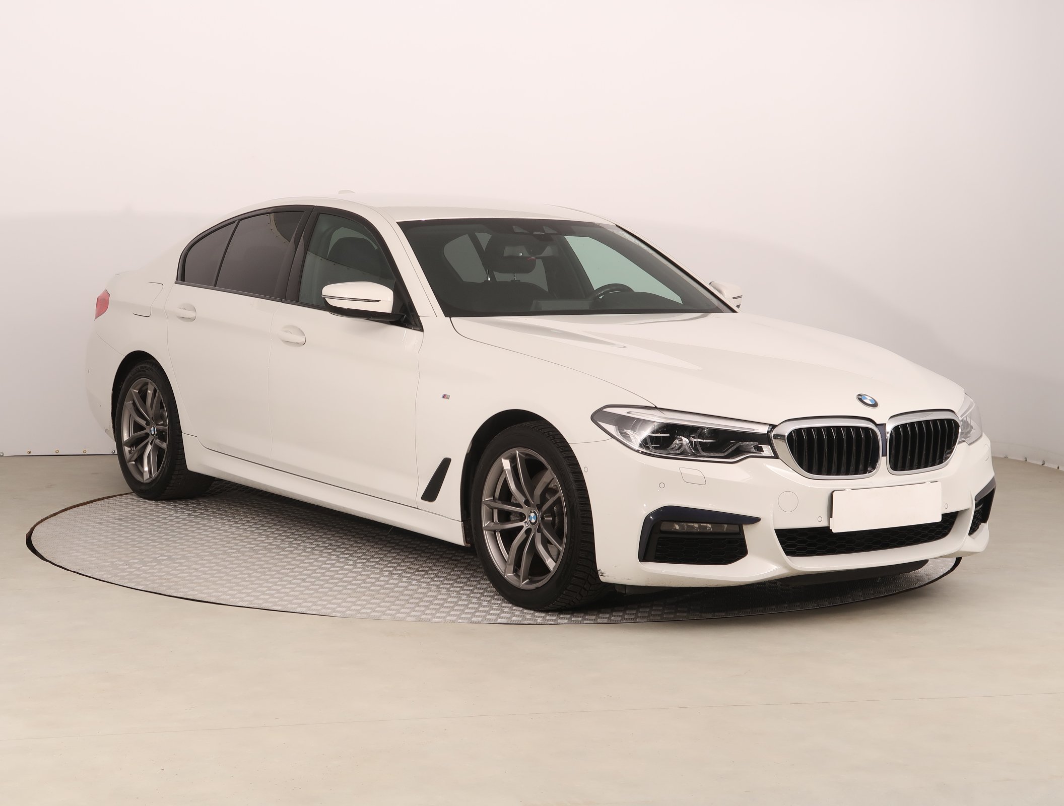 BMW 5 520d M Sport Sedan 2018 - 1