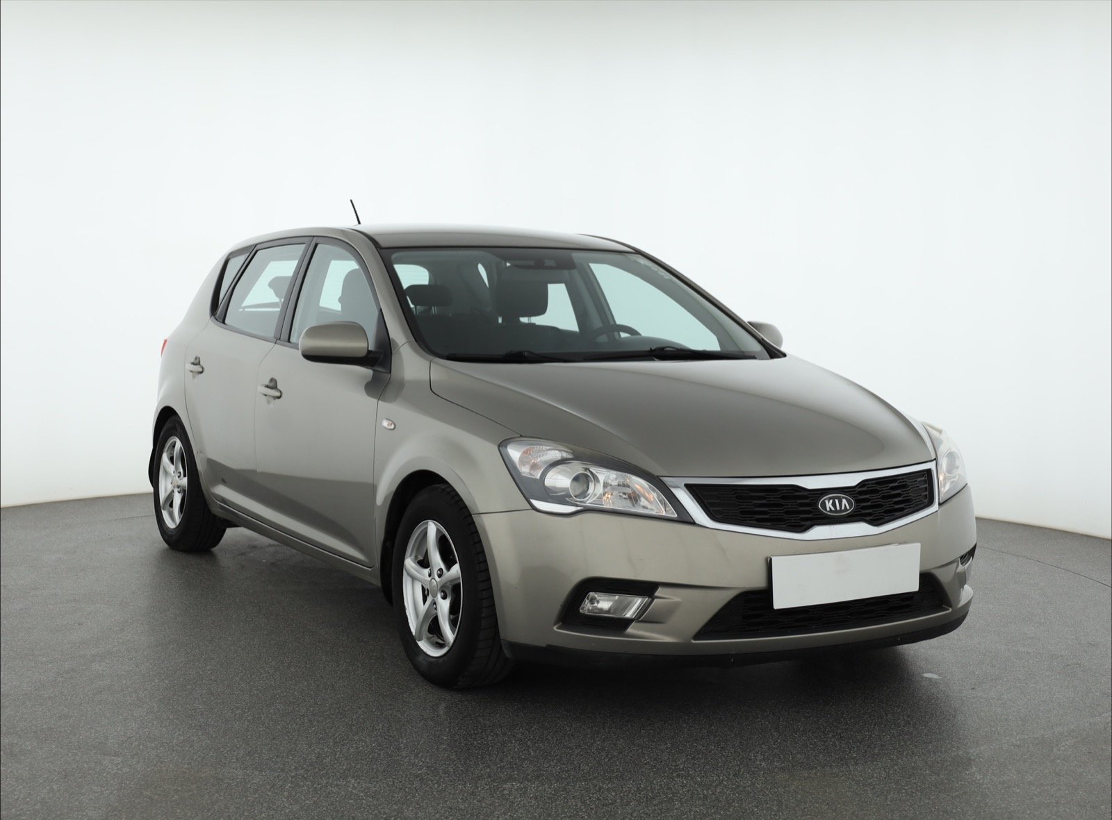 Kia Ceed 1.4 CVVT Hatchback 2010 - 1