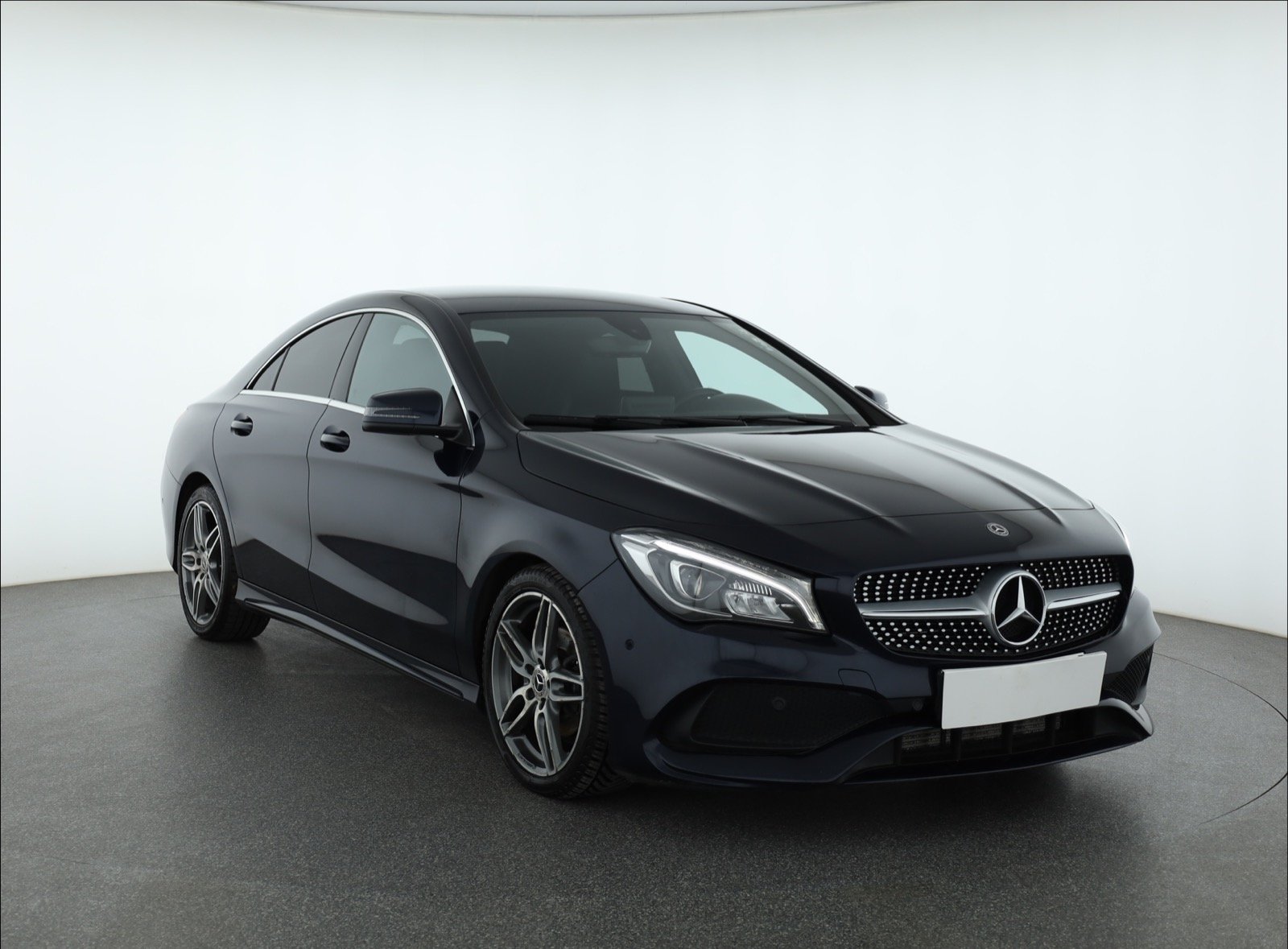 Mercedes-Benz CLA 200 Sedan 2017 - 1