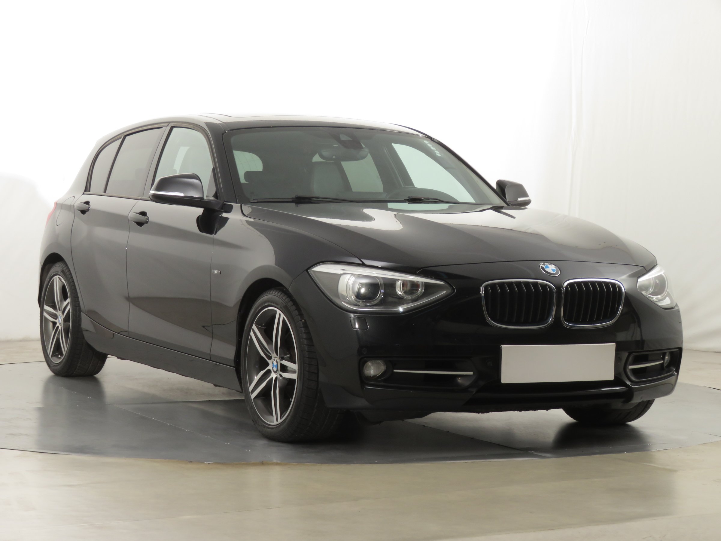 BMW 1 120d Hatchback 2011 - 1