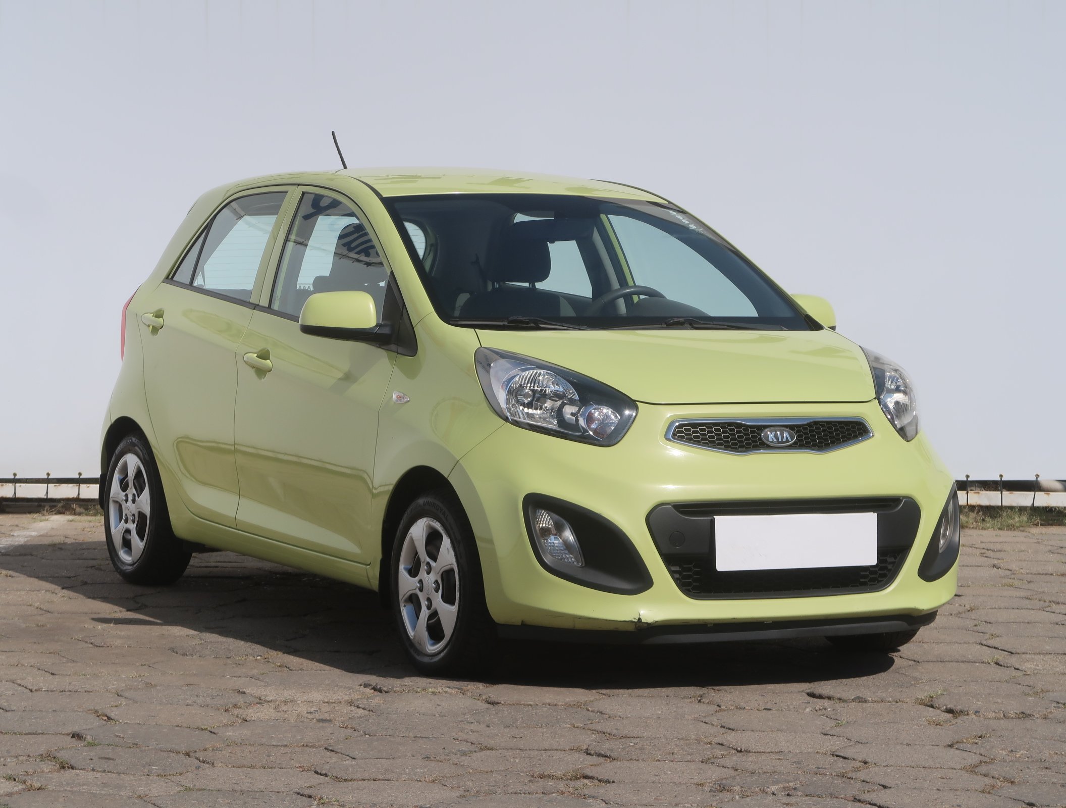 Kia Picanto 1.0 CVVT Hatchback 2011 - 1