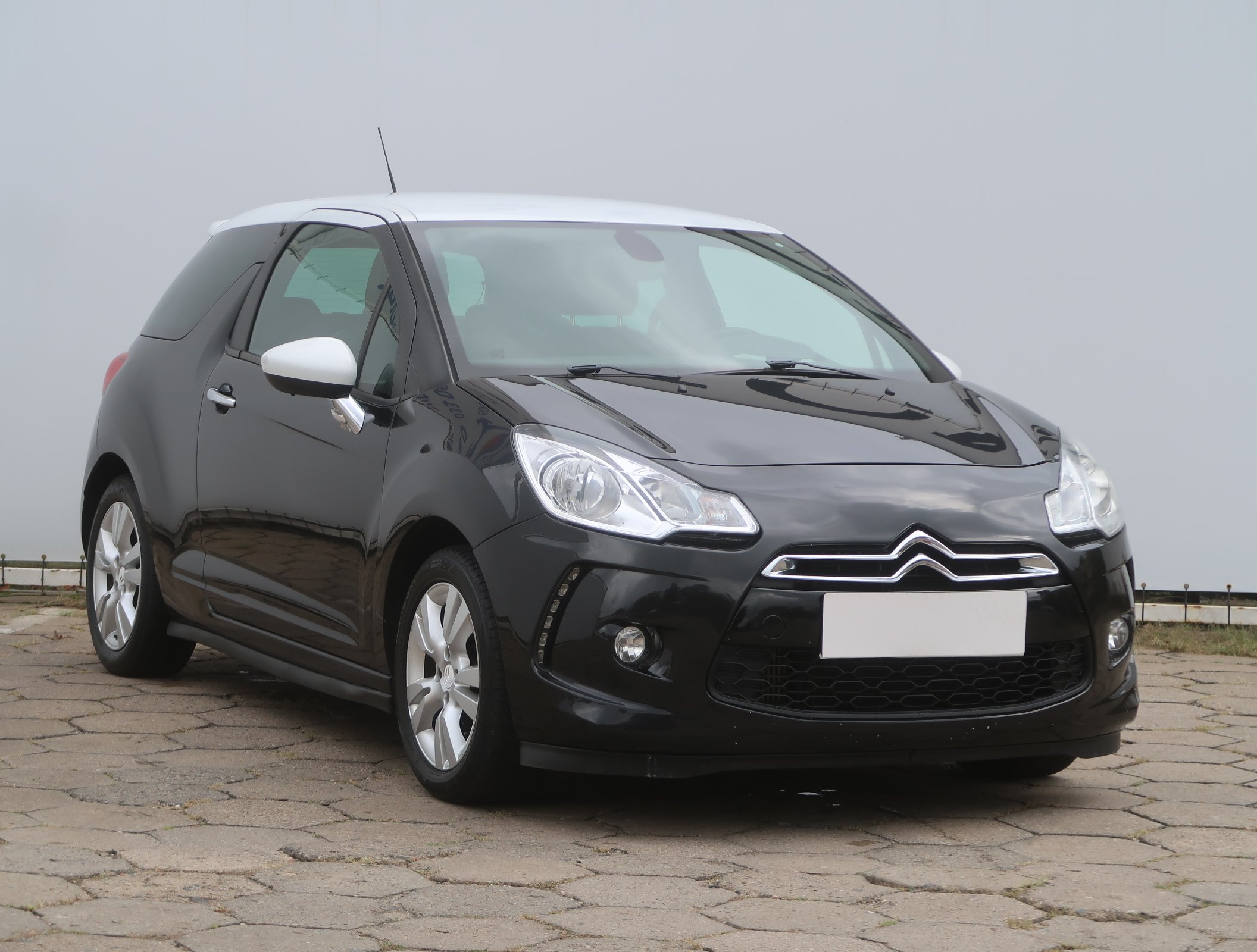 Citroën DS3 1.6 HDi Hatchback 2010 - 1