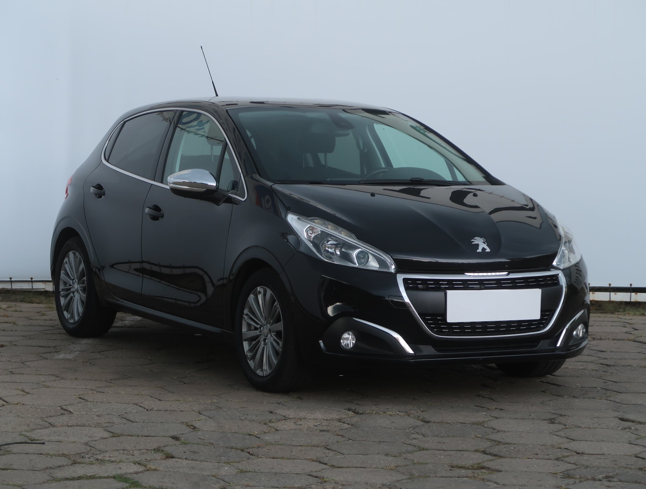 Peugeot 208 1.2 PureTech Hatchback 2017 - 1