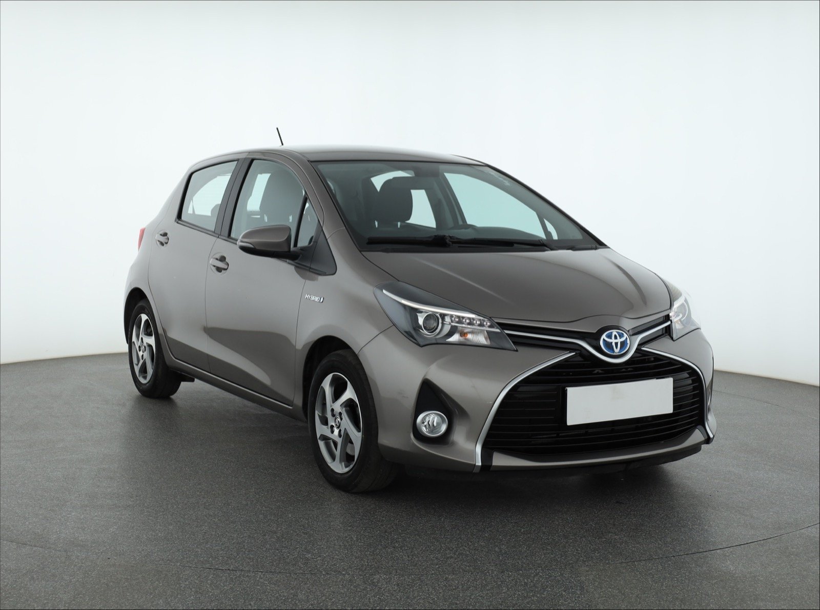 Toyota Yaris 1.5 VVT-i Hybrid Hatchback 2014 - 1