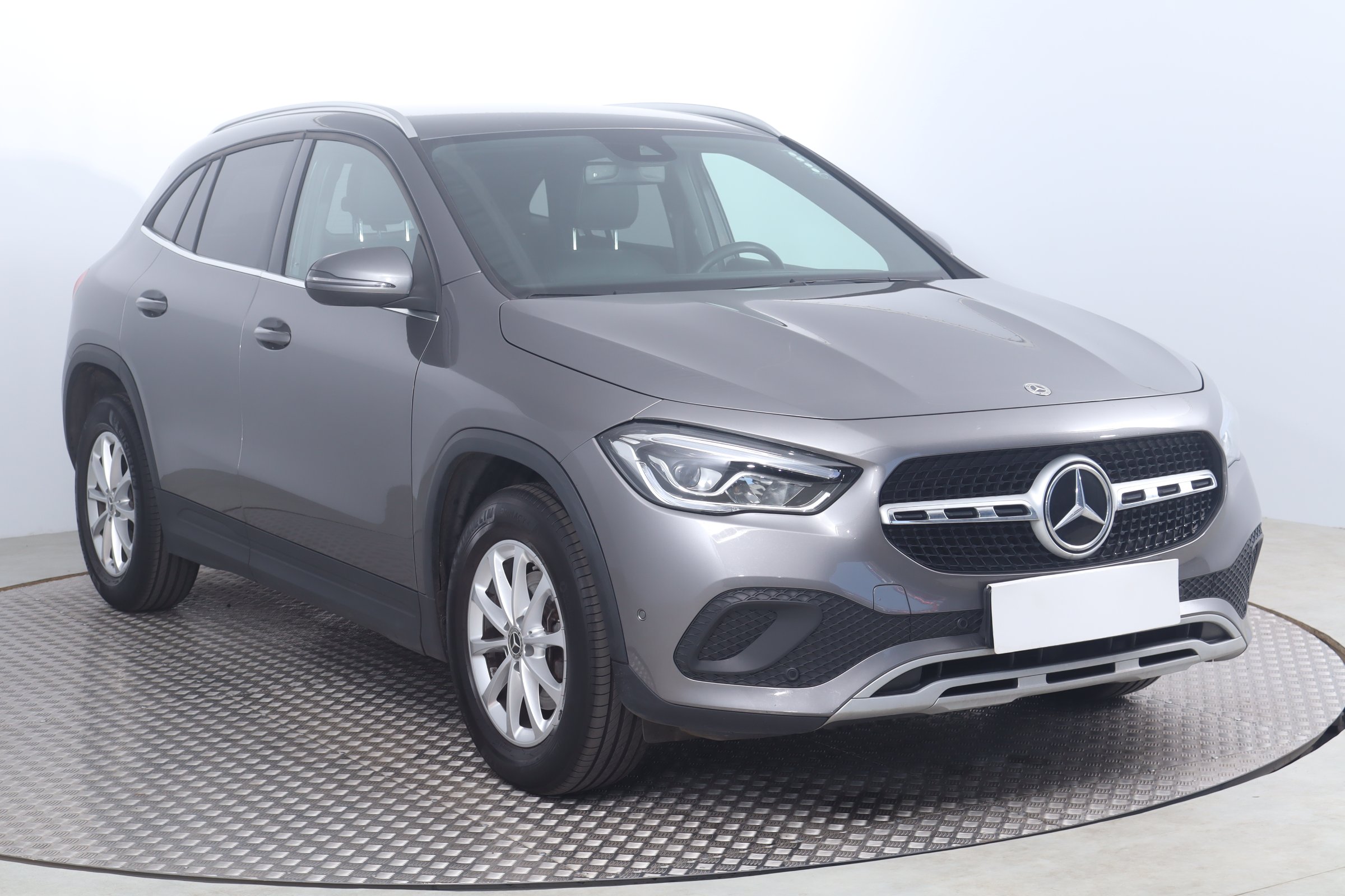 Mercedes-Benz GLA 200 SUV 2020 - 1