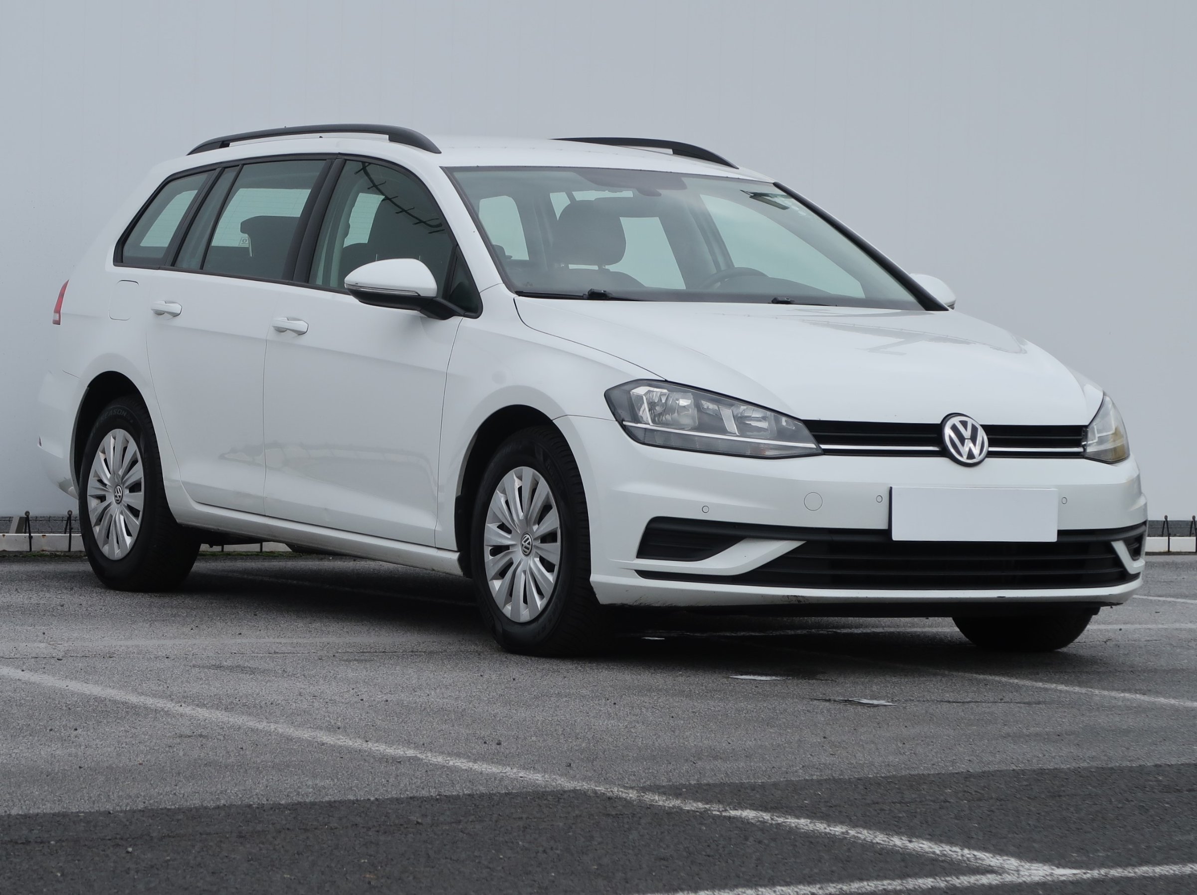 Volkswagen Golf 1.6 TDI Wagon 2019 - 1